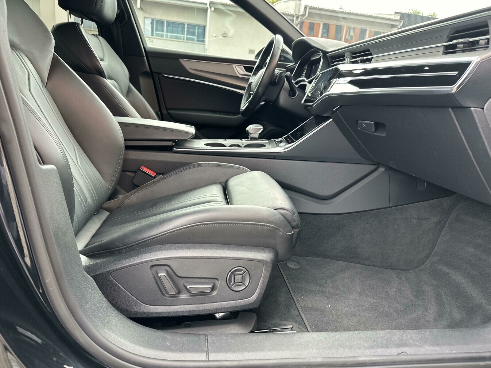 Audi A6 Avant - zdjęcie 10