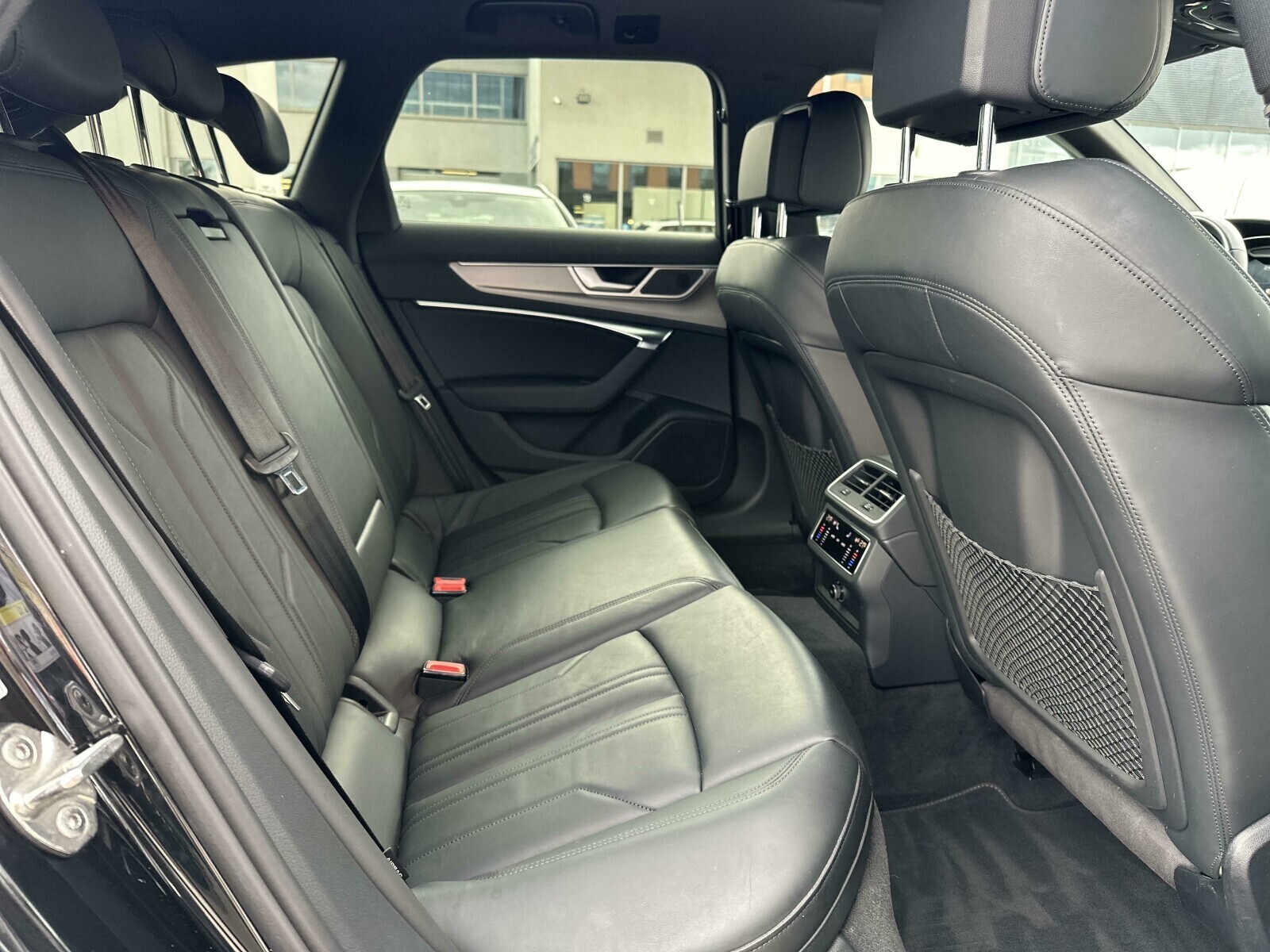Audi A6 Avant - zdjęcie 11