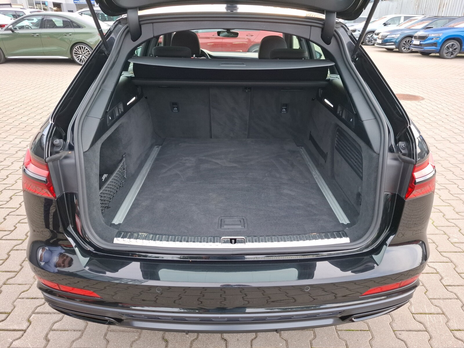 Audi A6 Avant - zdjęcie 10