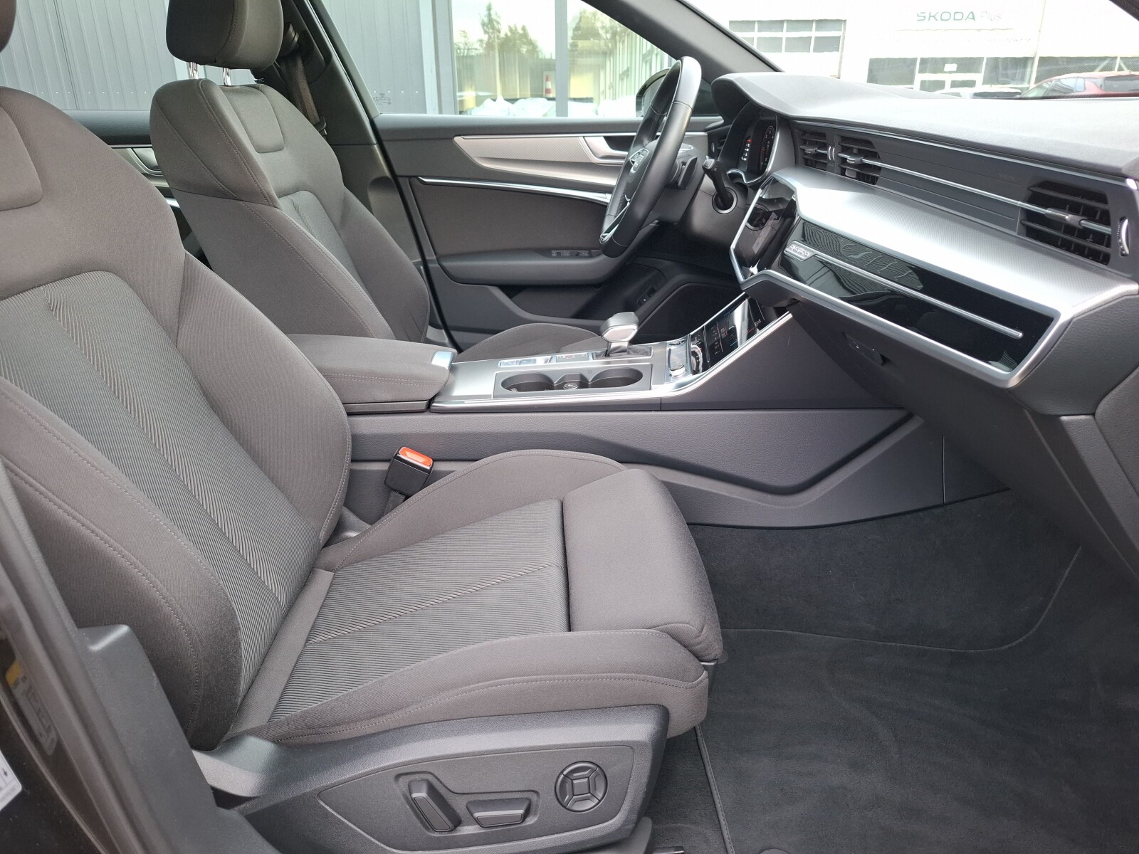 Audi A6 Avant - zdjęcie 21