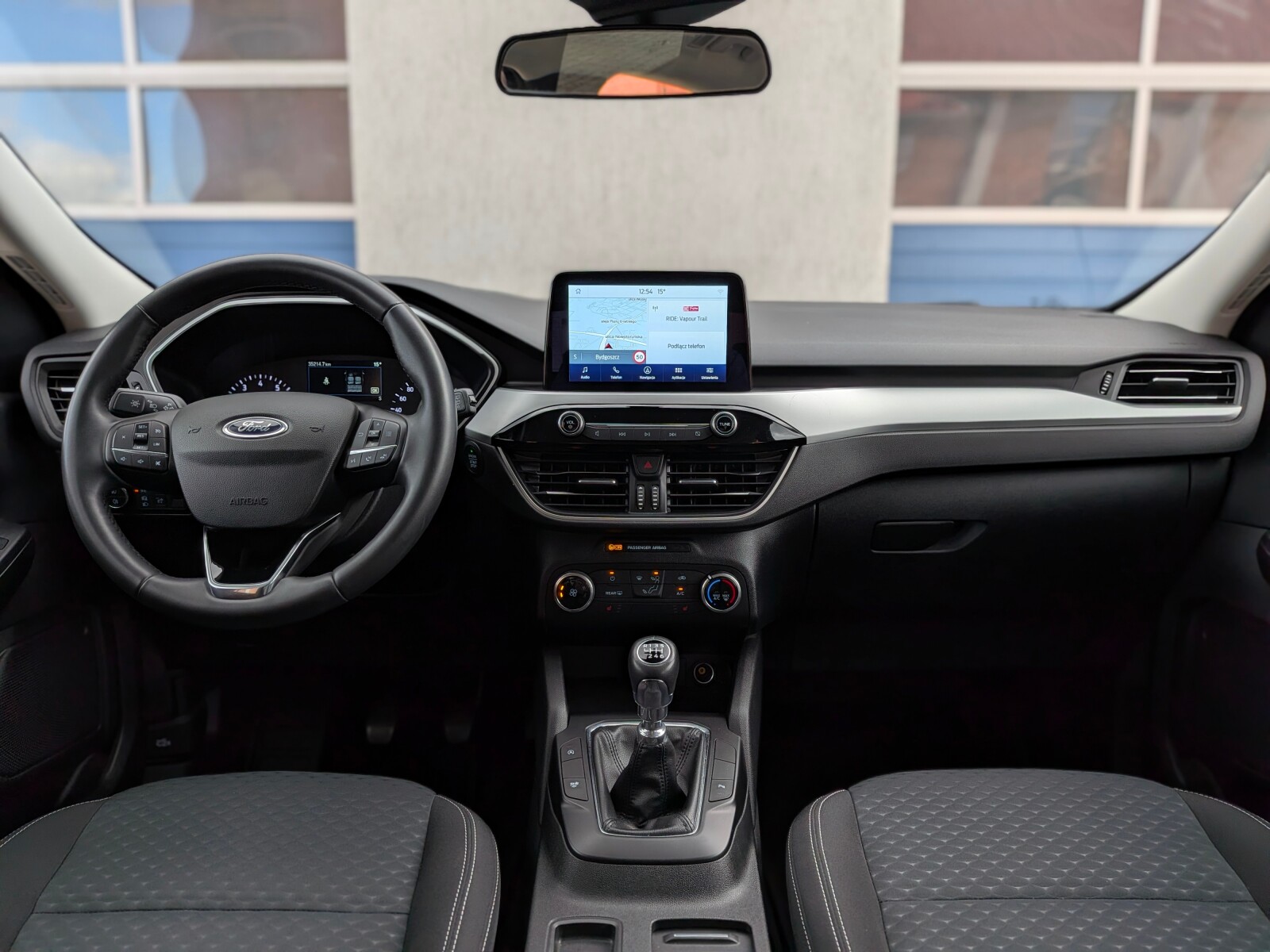 Ford Kuga - zdjęcie 18