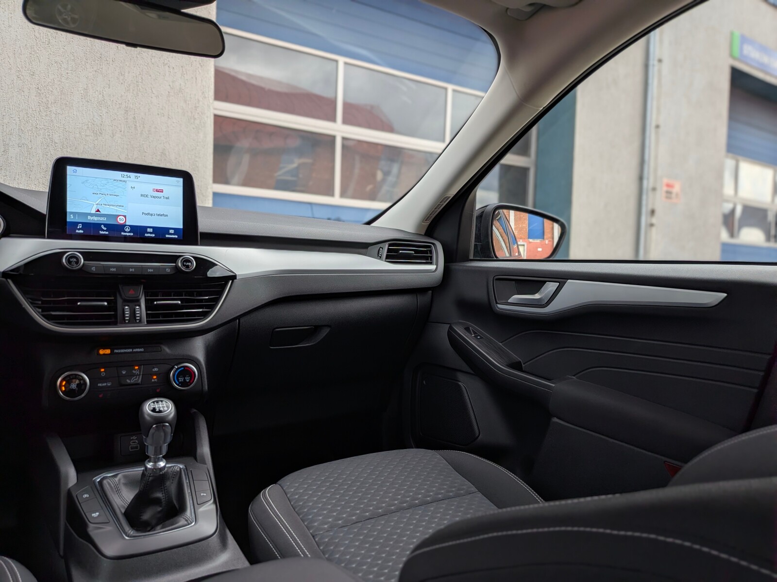 Ford Kuga - zdjęcie 16