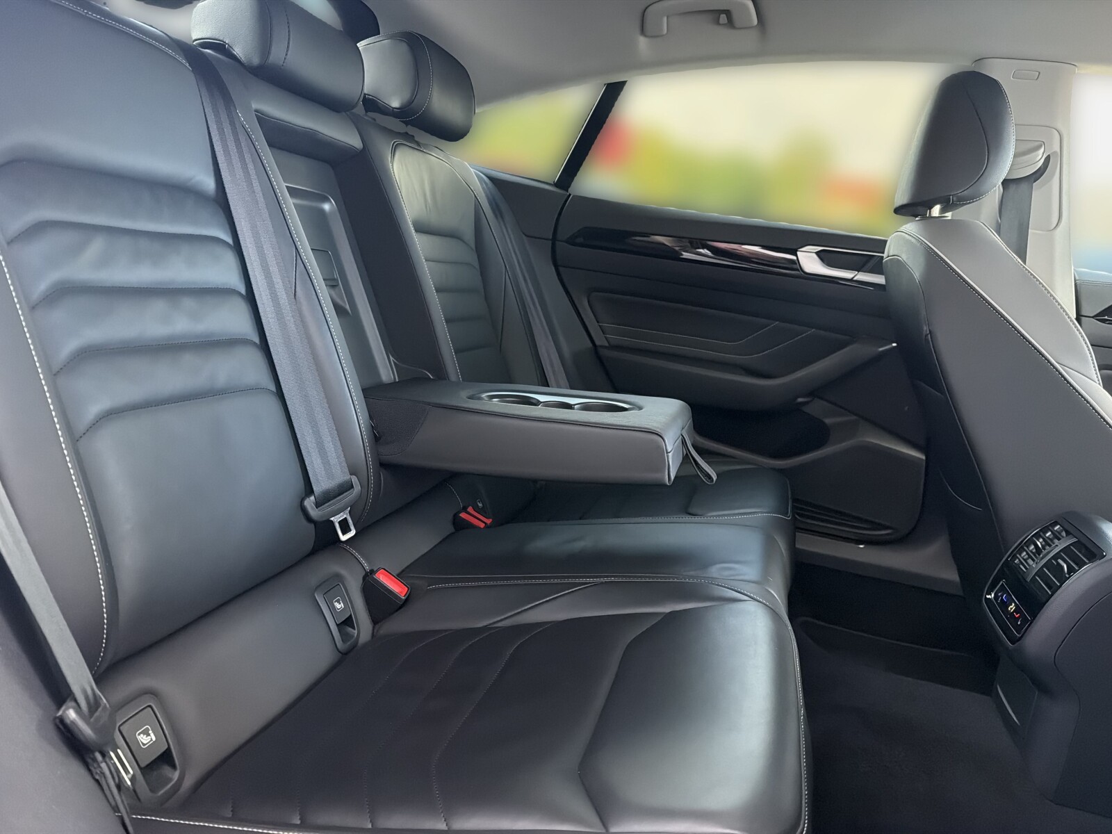 Volkswagen Arteon - zdjęcie 17