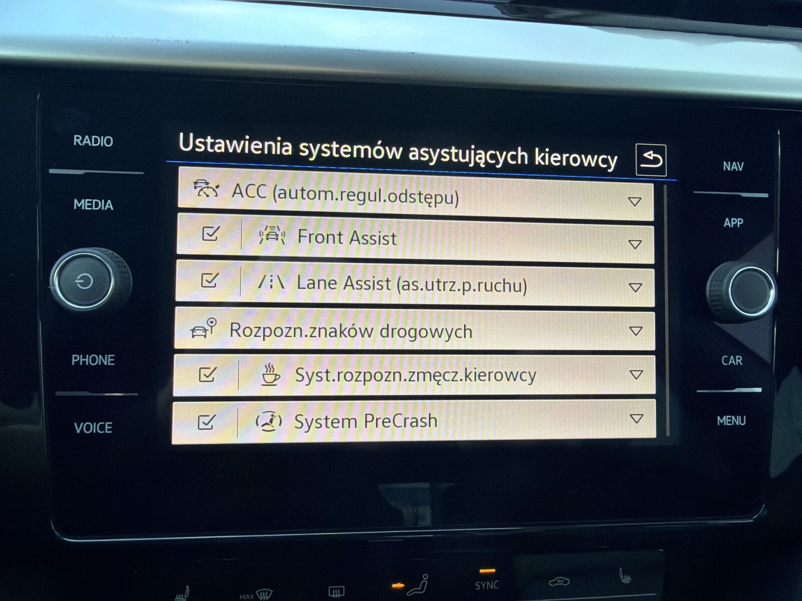 Volkswagen Arteon - zdjęcie 32