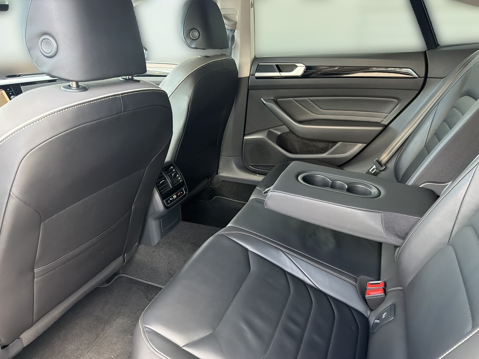 Volkswagen Arteon - zdjęcie 13