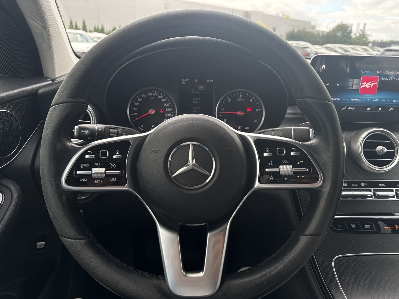 Mercedes-Benz GLC 200 - zdjęcie 15
