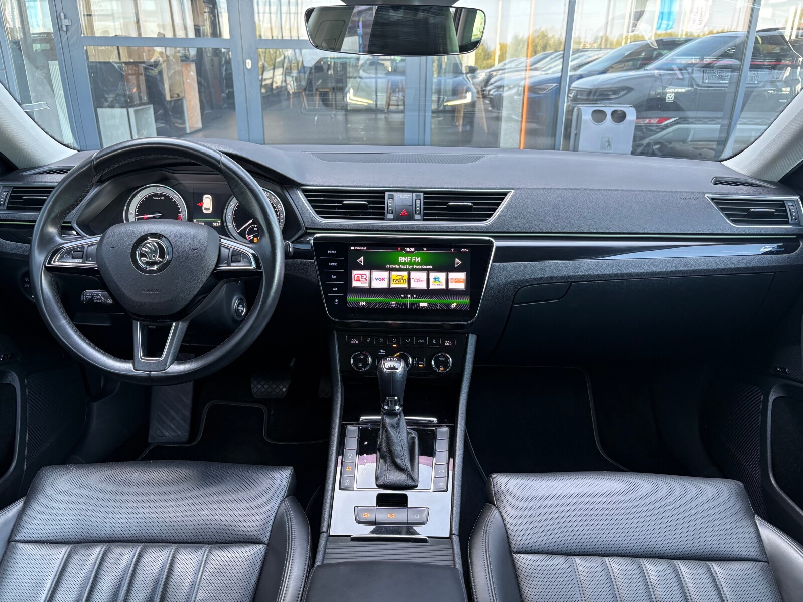 Škoda Superb Combi - zdjęcie 9