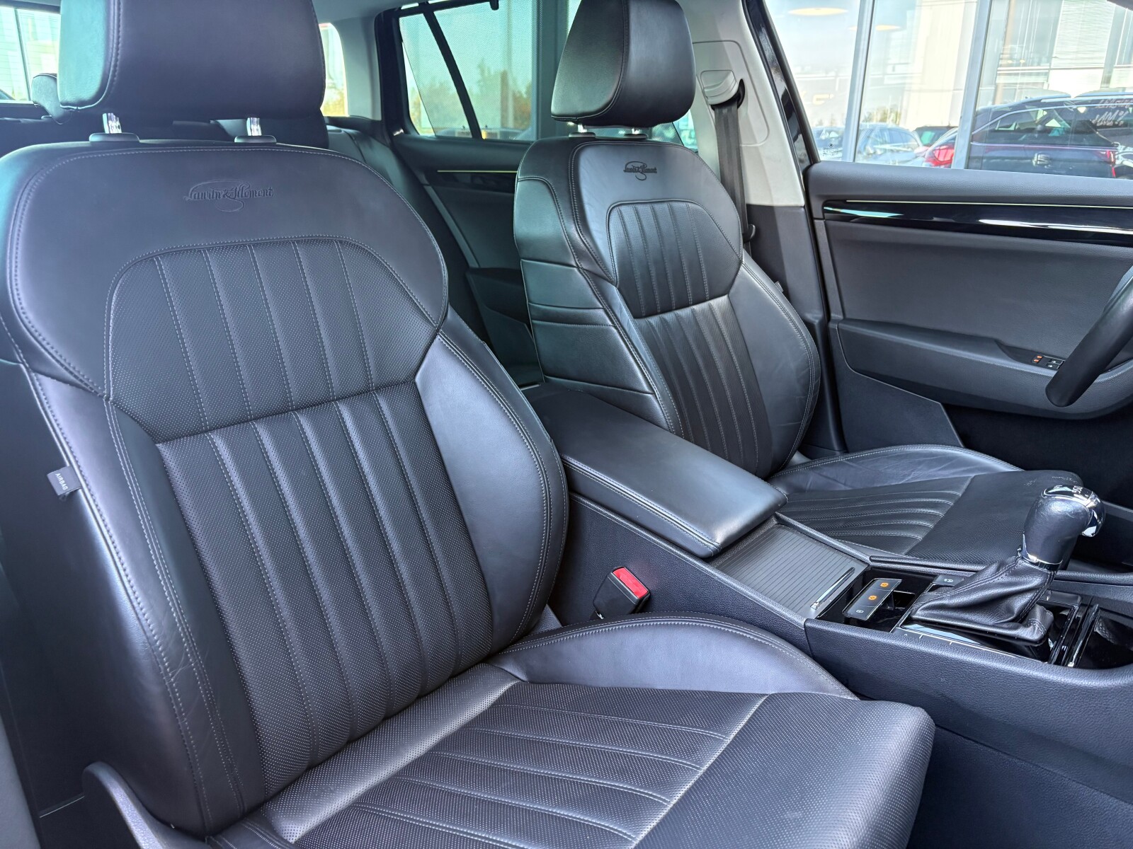 Škoda Superb Combi - zdjęcie 19
