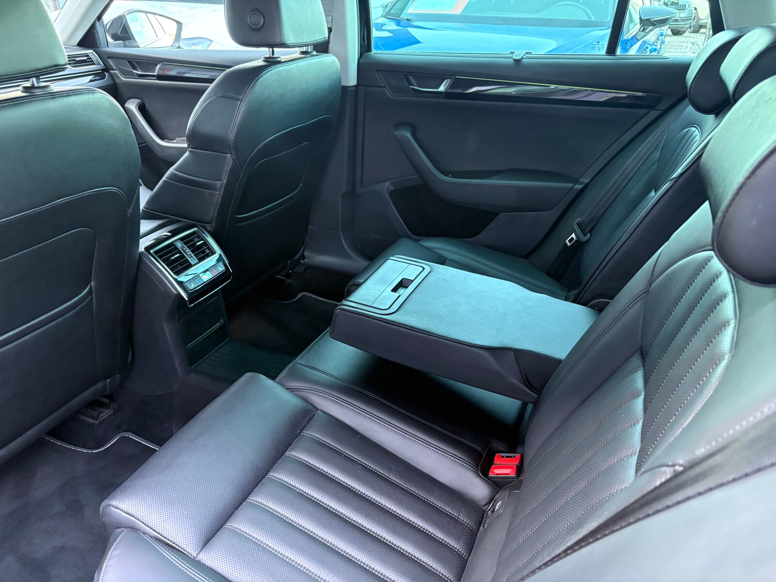 Škoda Superb Combi - zdjęcie 15