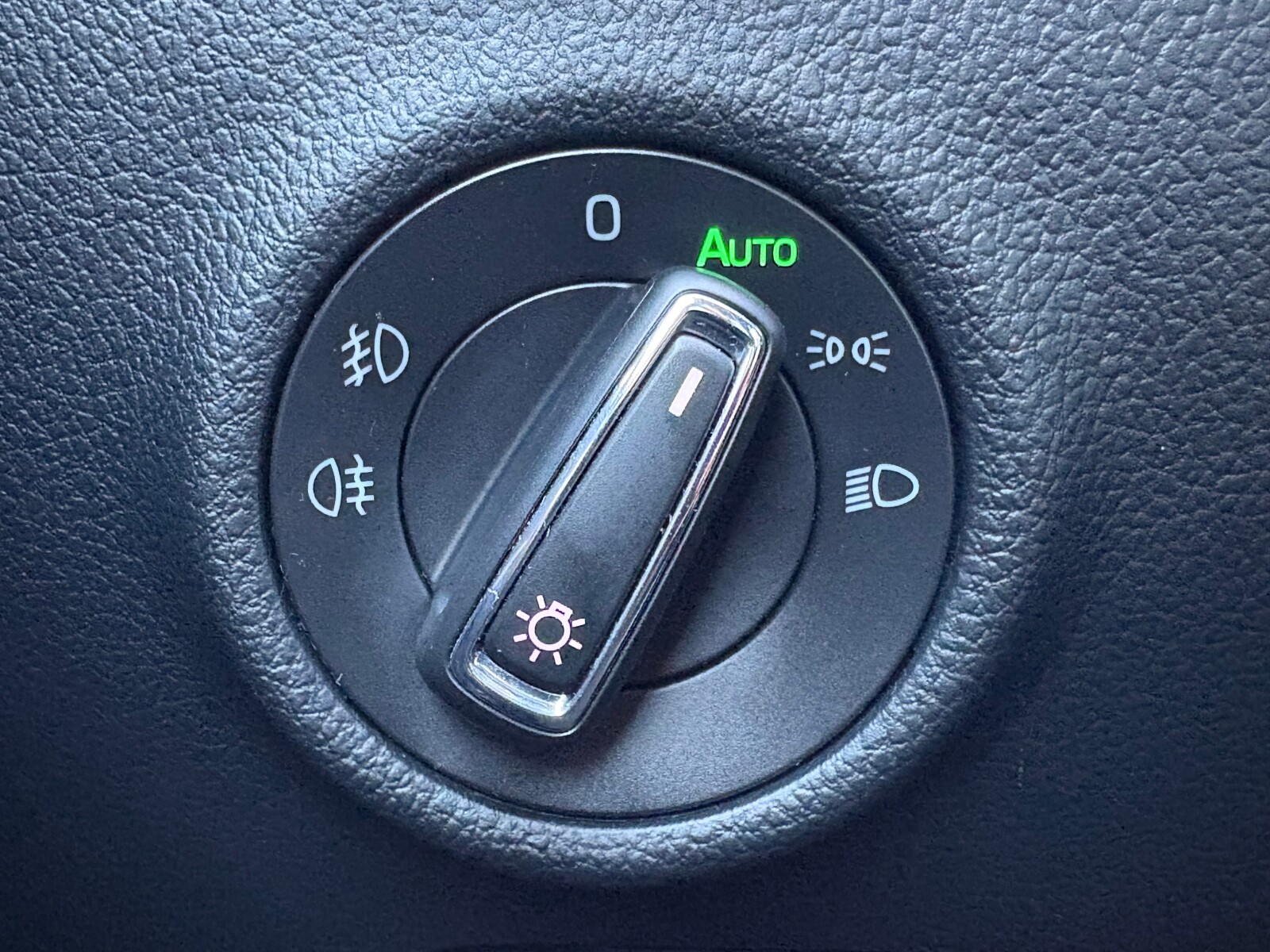 Škoda Superb Combi - zdjęcie 30