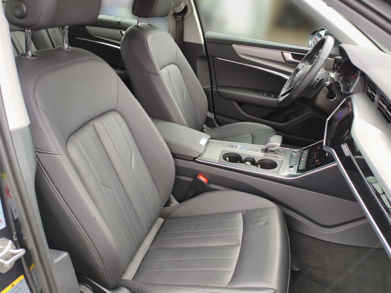 Audi A6 Avant - zdjęcie 13