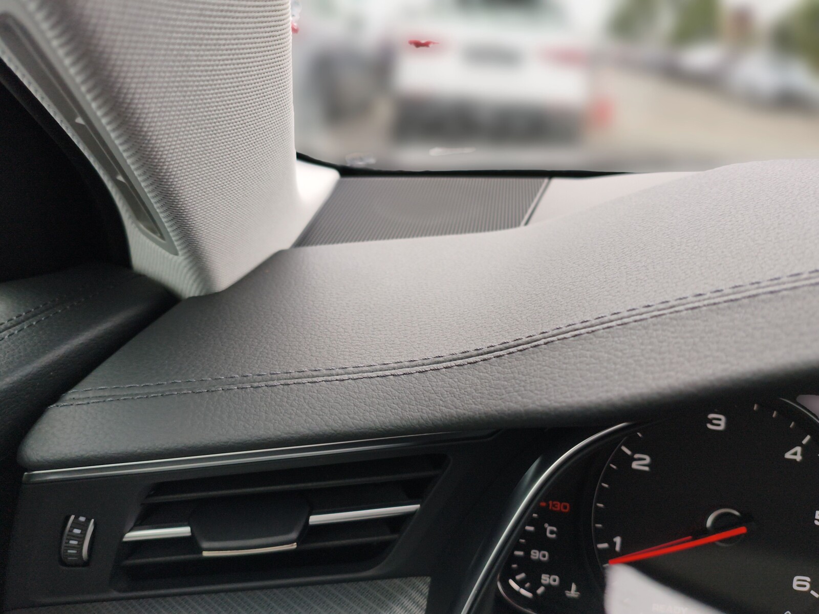 Audi A6 Avant - zdjęcie 29