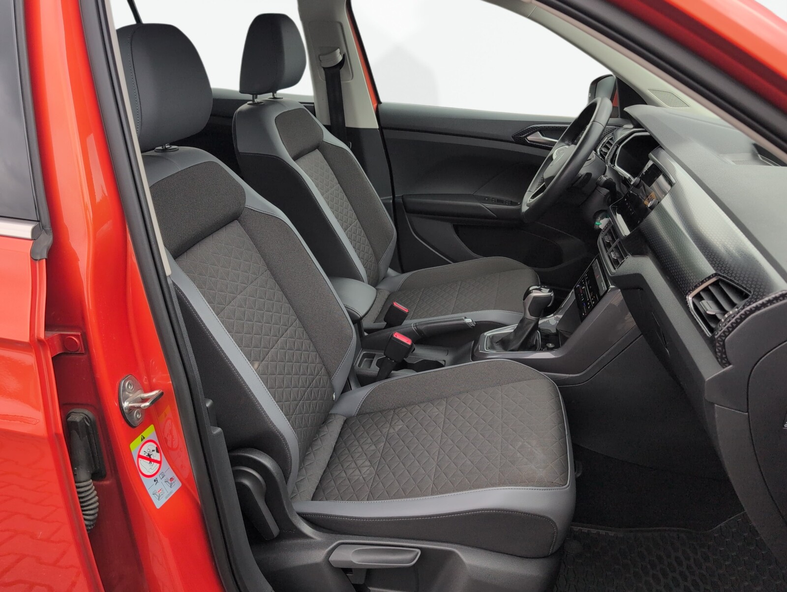 Volkswagen T-Cross - zdjęcie 13