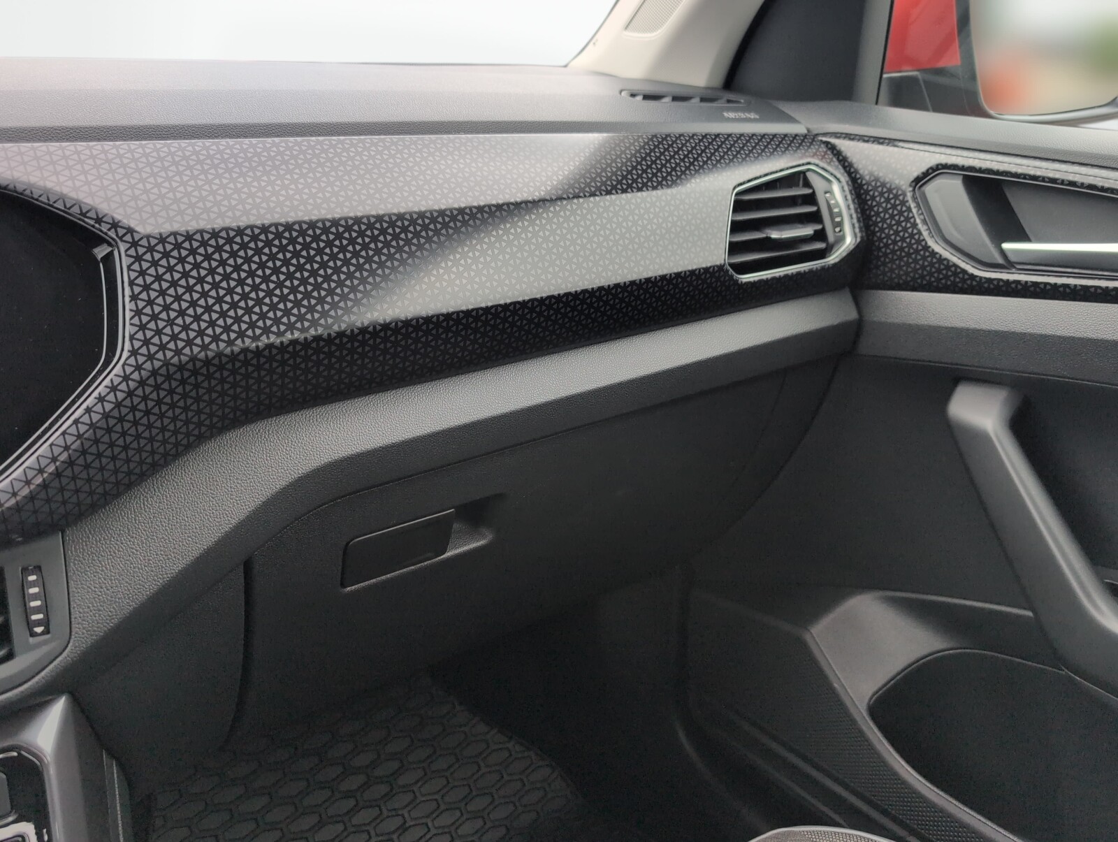 Volkswagen T-Cross - zdjęcie 30