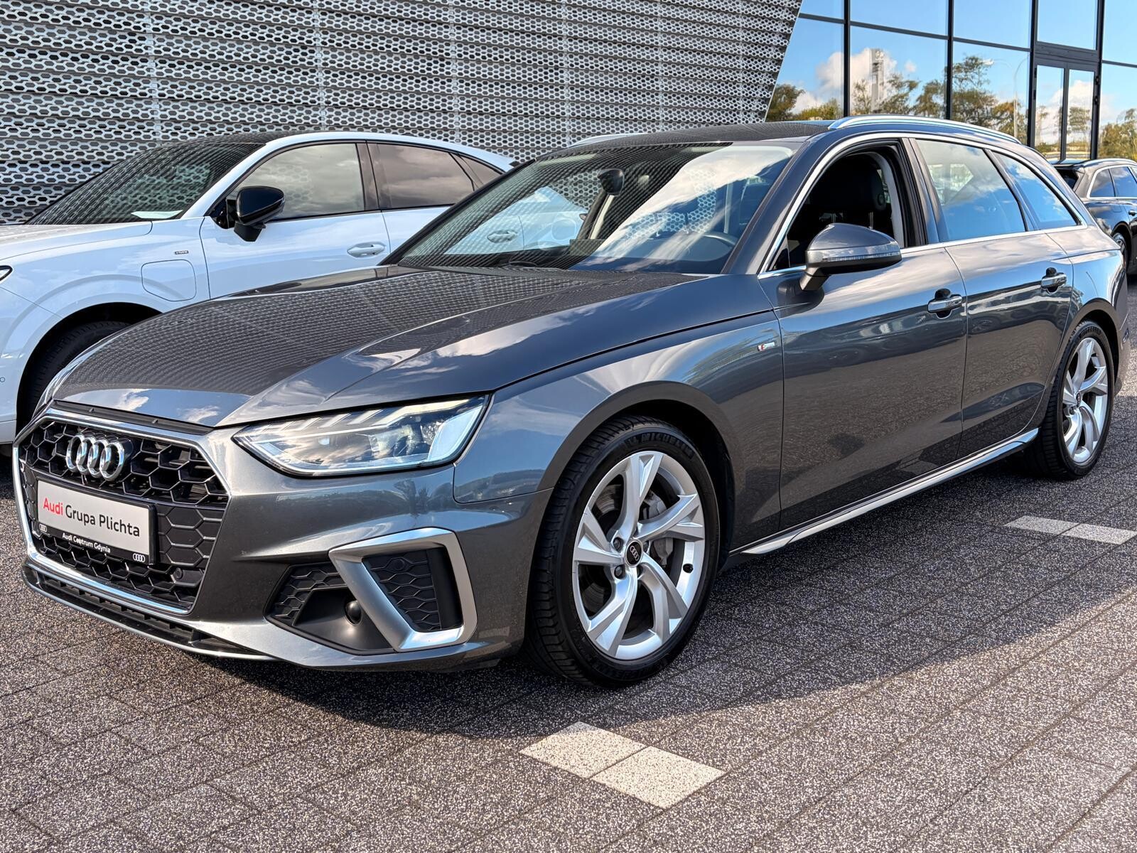 Audi A4 Avant - zdjęcie 9