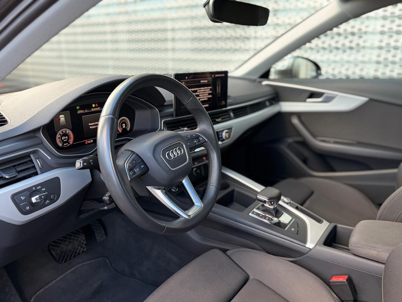 Audi A4 Avant - zdjęcie 15