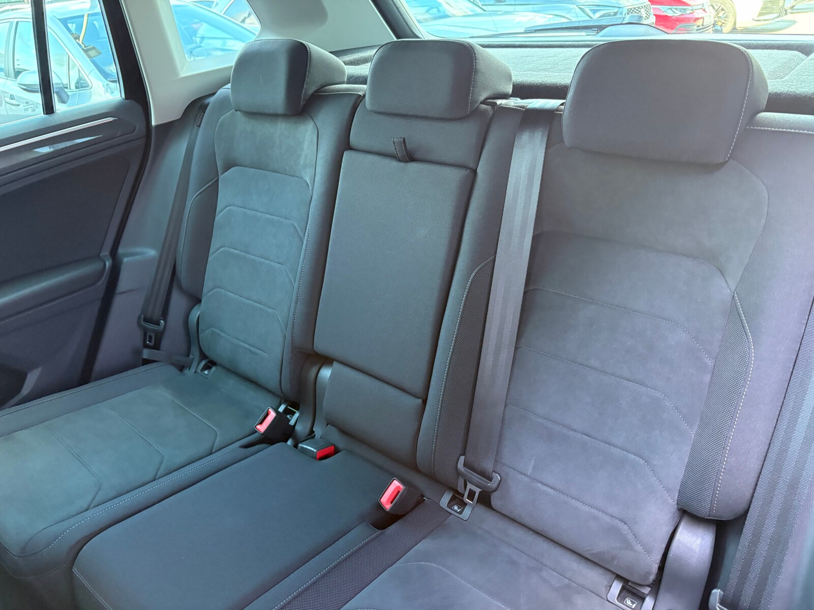 Volkswagen Tiguan - zdjęcie 13
