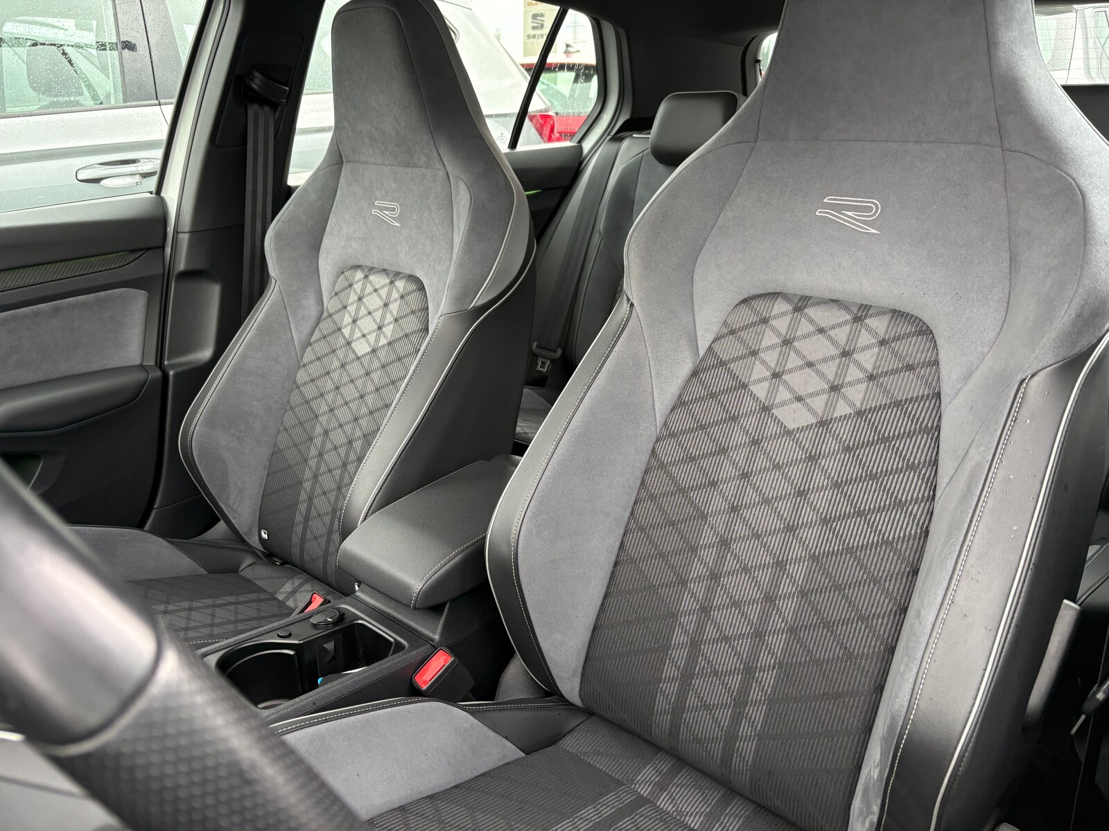 Volkswagen Golf - zdjęcie 12