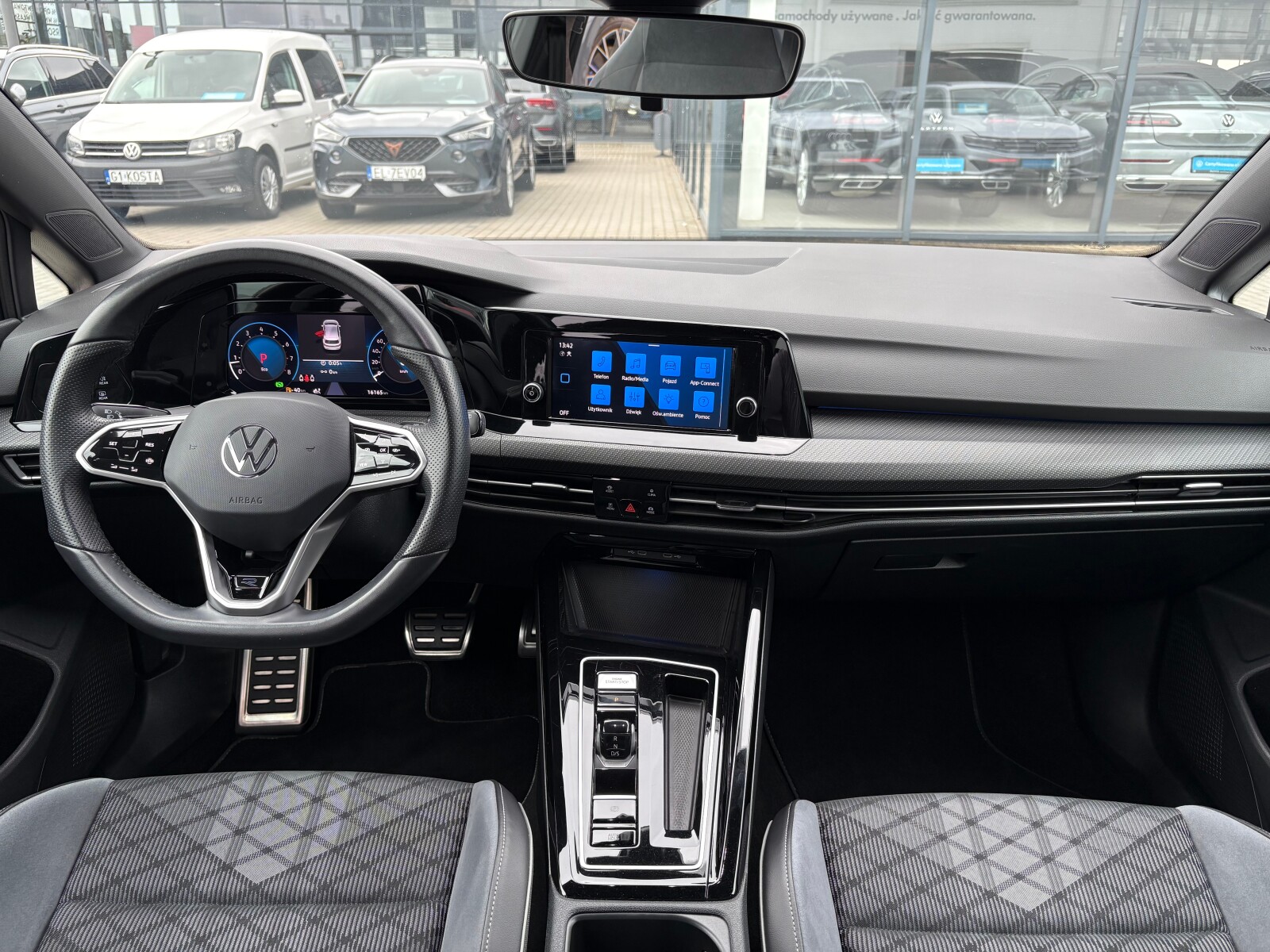 Volkswagen Golf - zdjęcie 9
