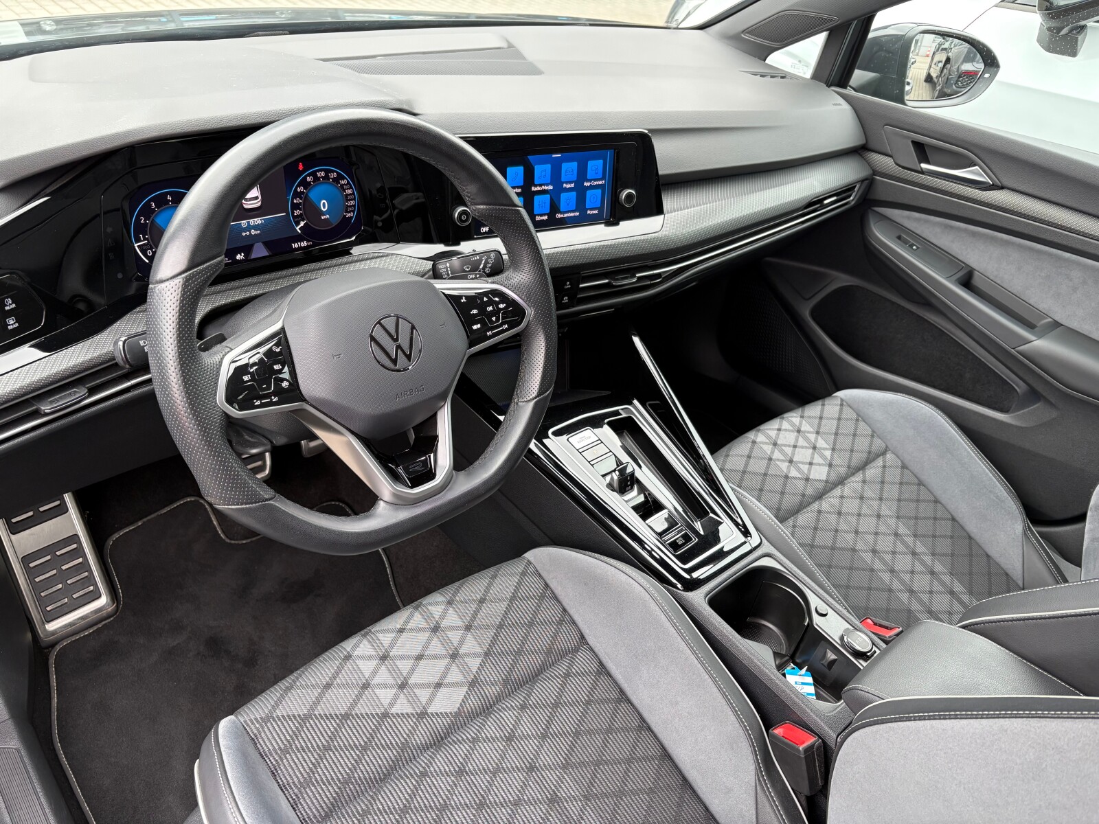 Volkswagen Golf - zdjęcie 11