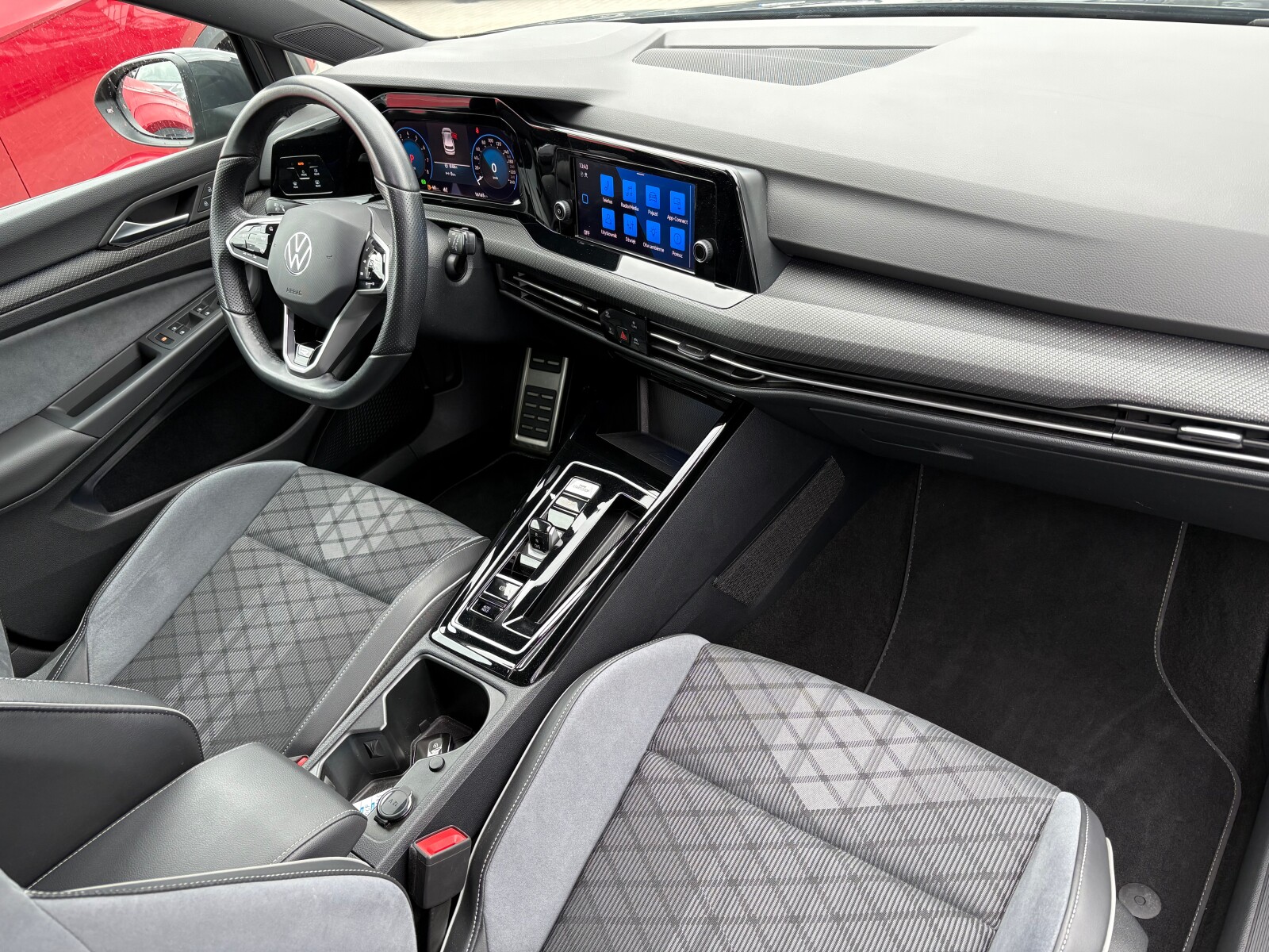 Volkswagen Golf - zdjęcie 16