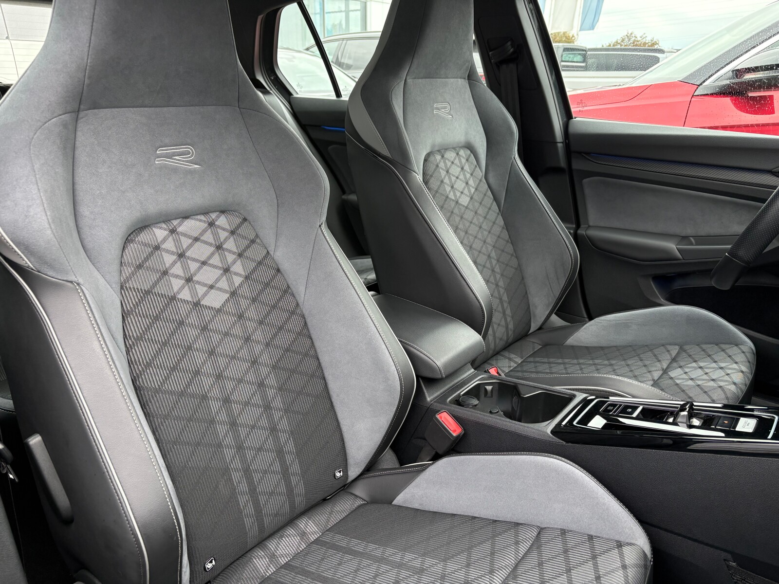 Volkswagen Golf - zdjęcie 17