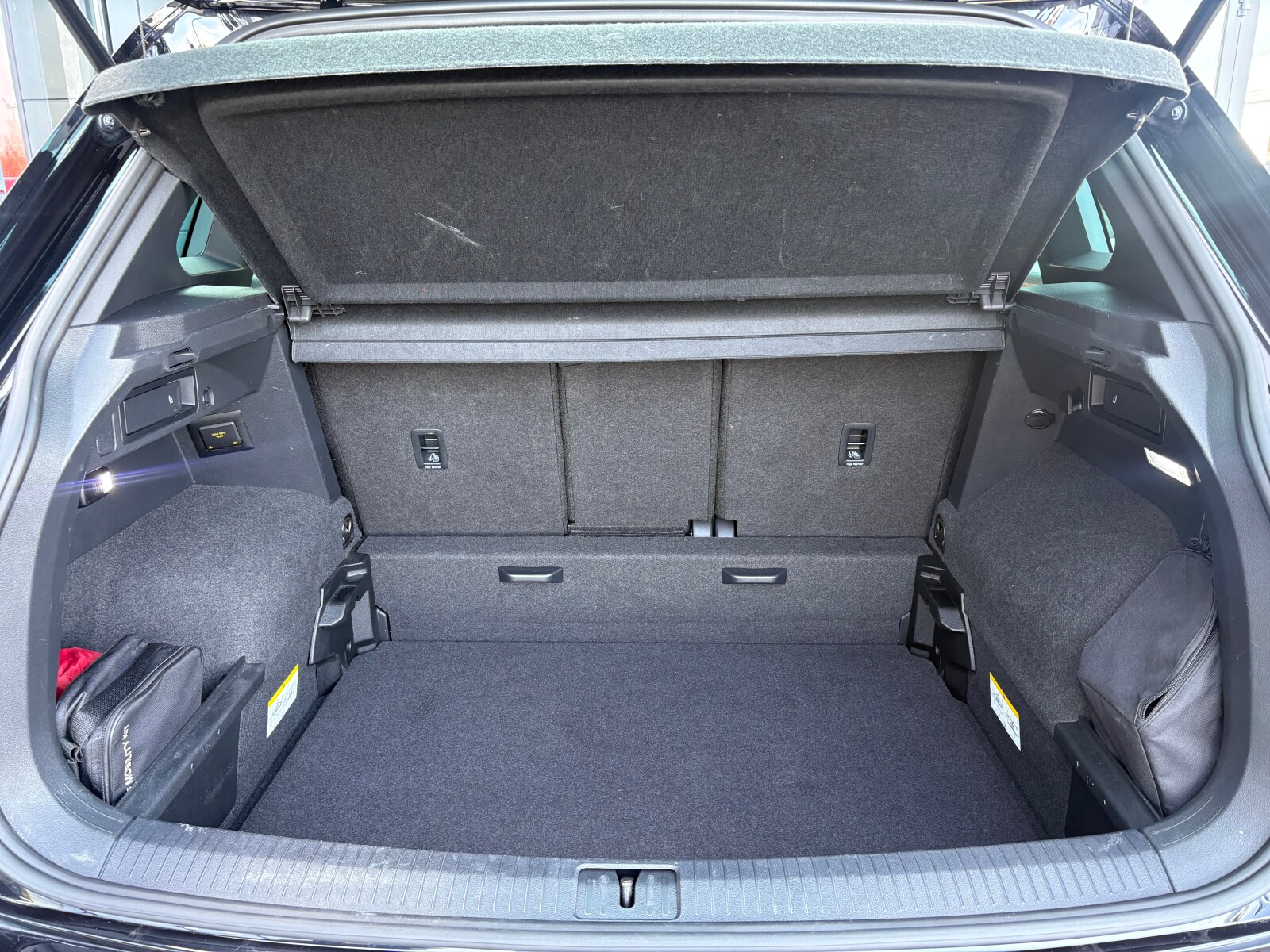 Volkswagen Tiguan - zdjęcie 18