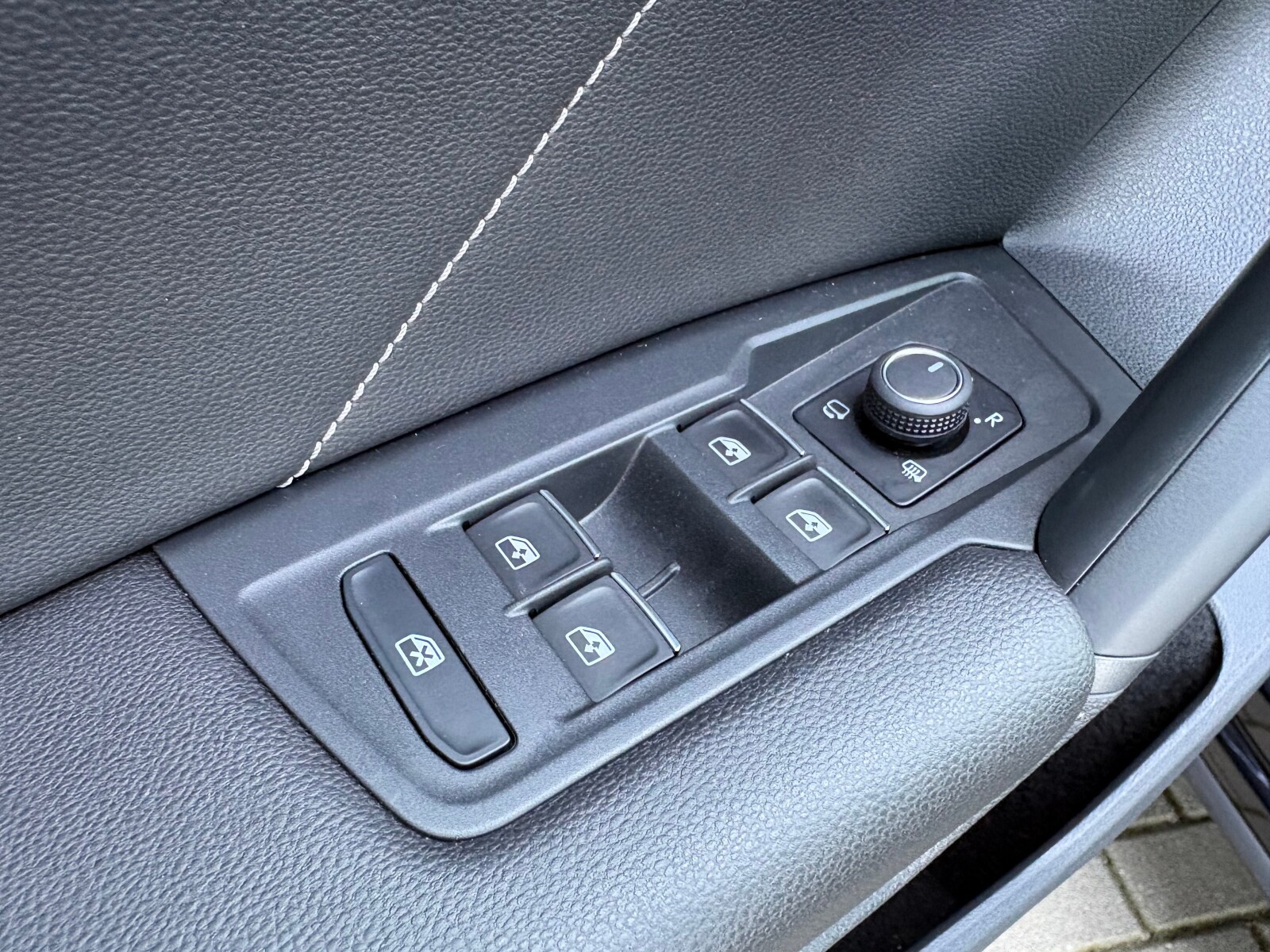 Volkswagen Tiguan - zdjęcie 19