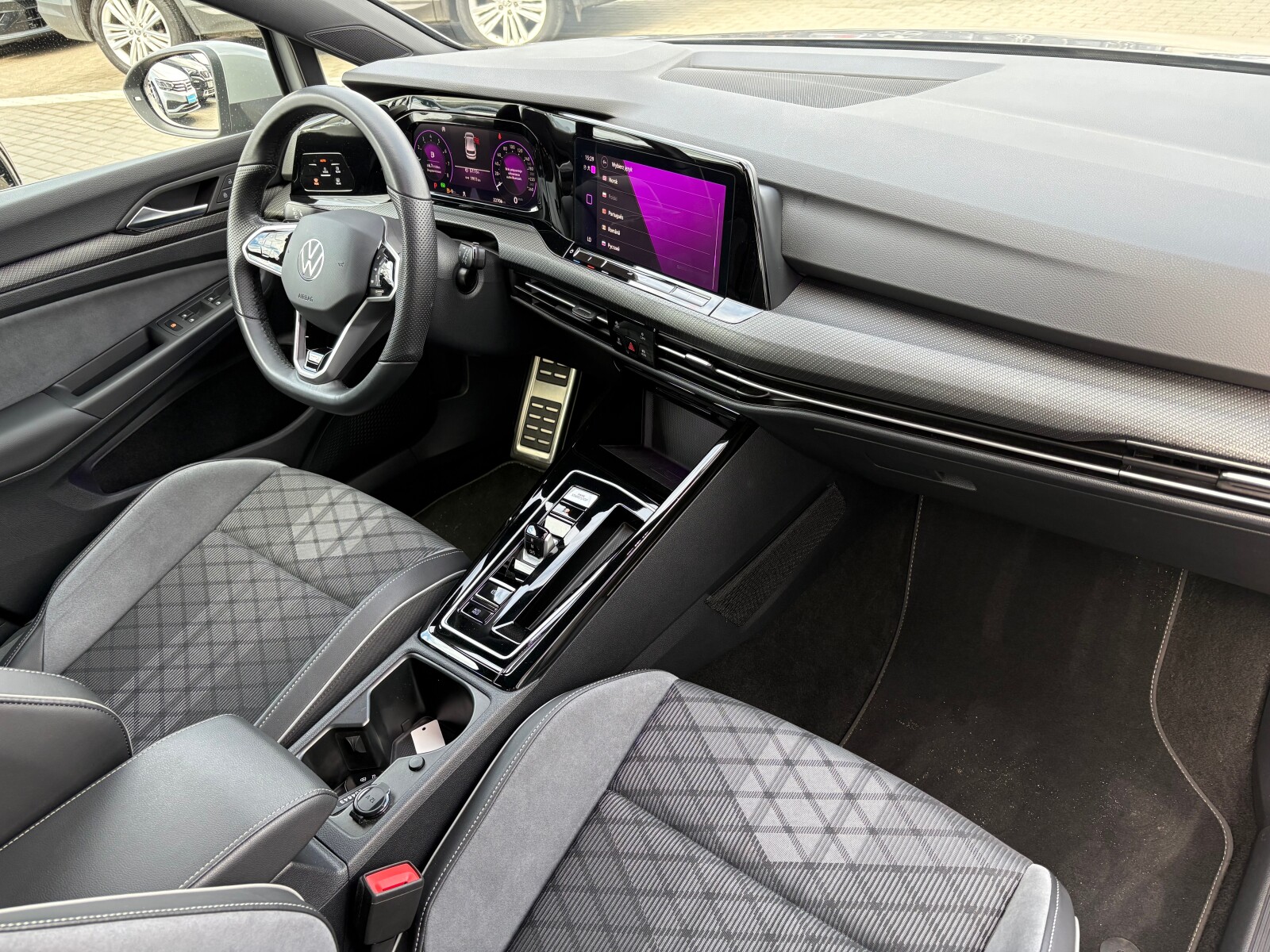 Volkswagen Golf - zdjęcie 16