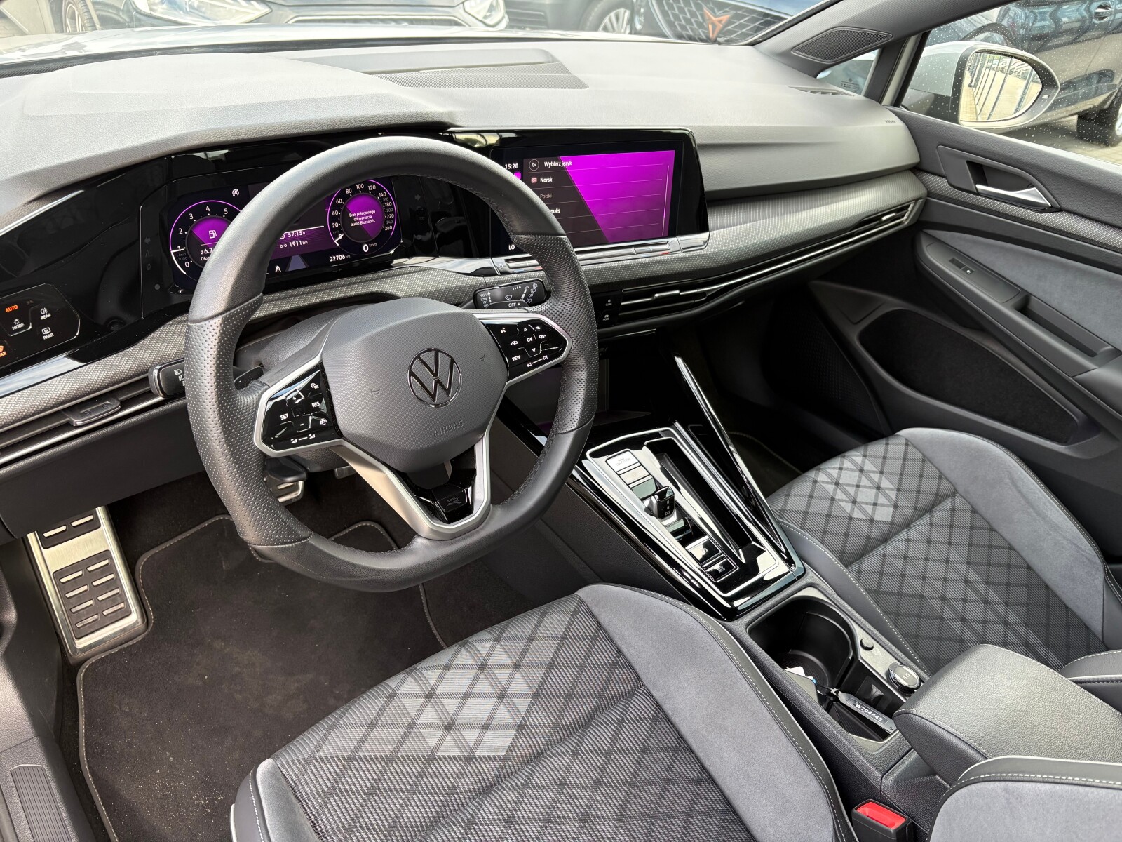 Volkswagen Golf - zdjęcie 11