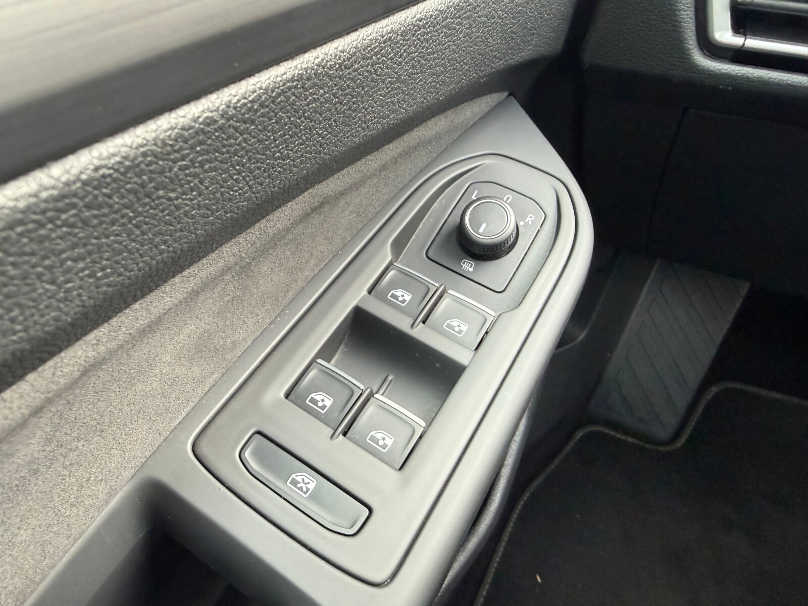 Volkswagen Golf - zdjęcie 20