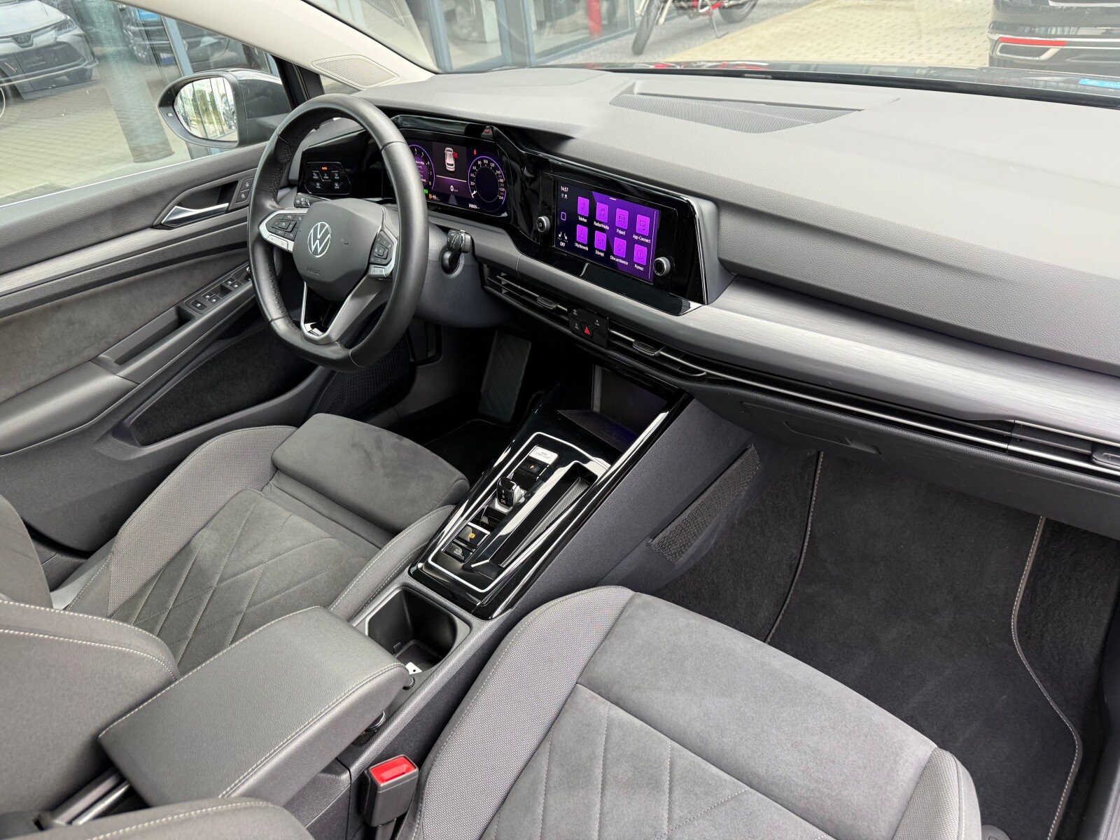 Volkswagen Golf - zdjęcie 17
