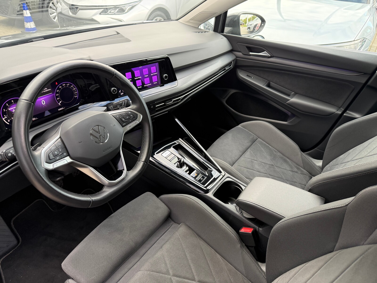 Volkswagen Golf - zdjęcie 12