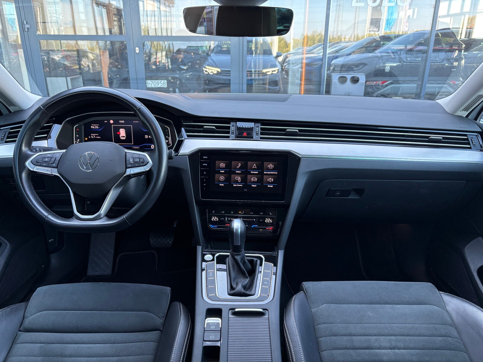 Volkswagen Passat Variant - zdjęcie 9