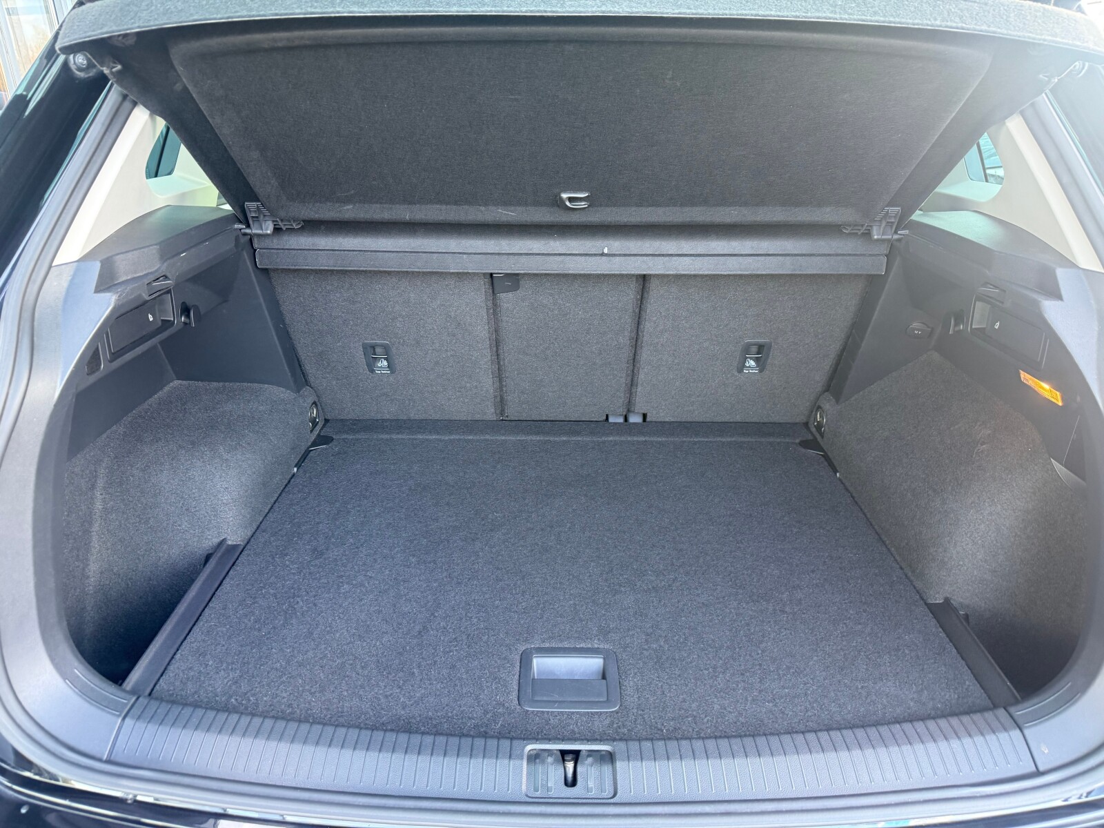 Volkswagen Tiguan - zdjęcie 17