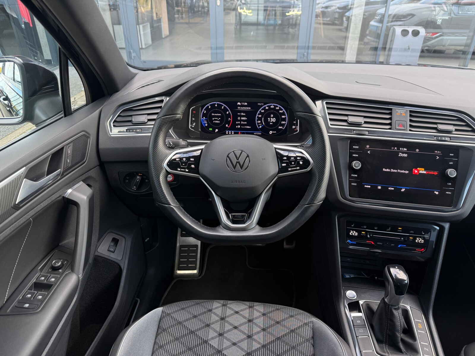 Volkswagen Tiguan - zdjęcie 10