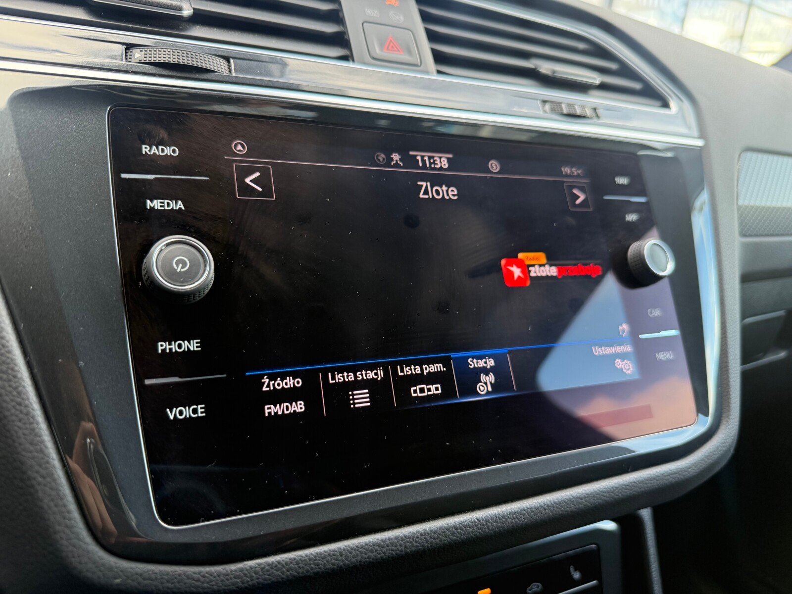 Volkswagen Tiguan - zdjęcie 33
