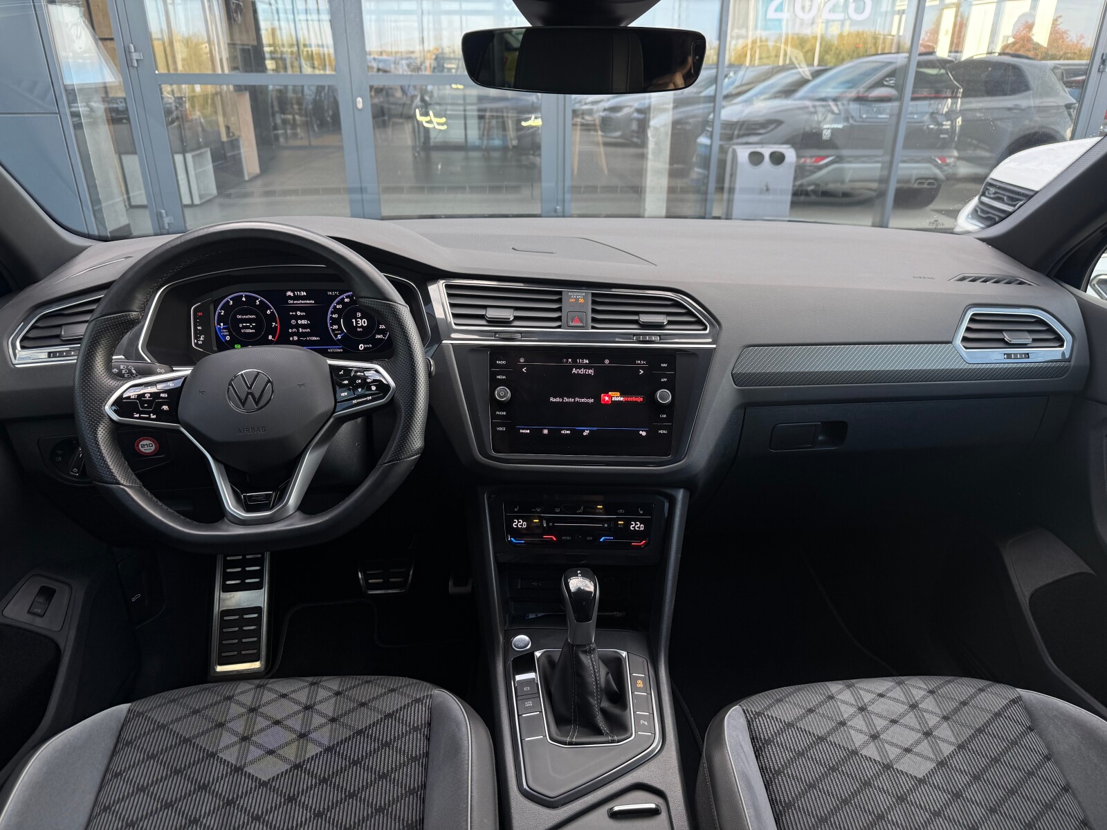 Volkswagen Tiguan - zdjęcie 9