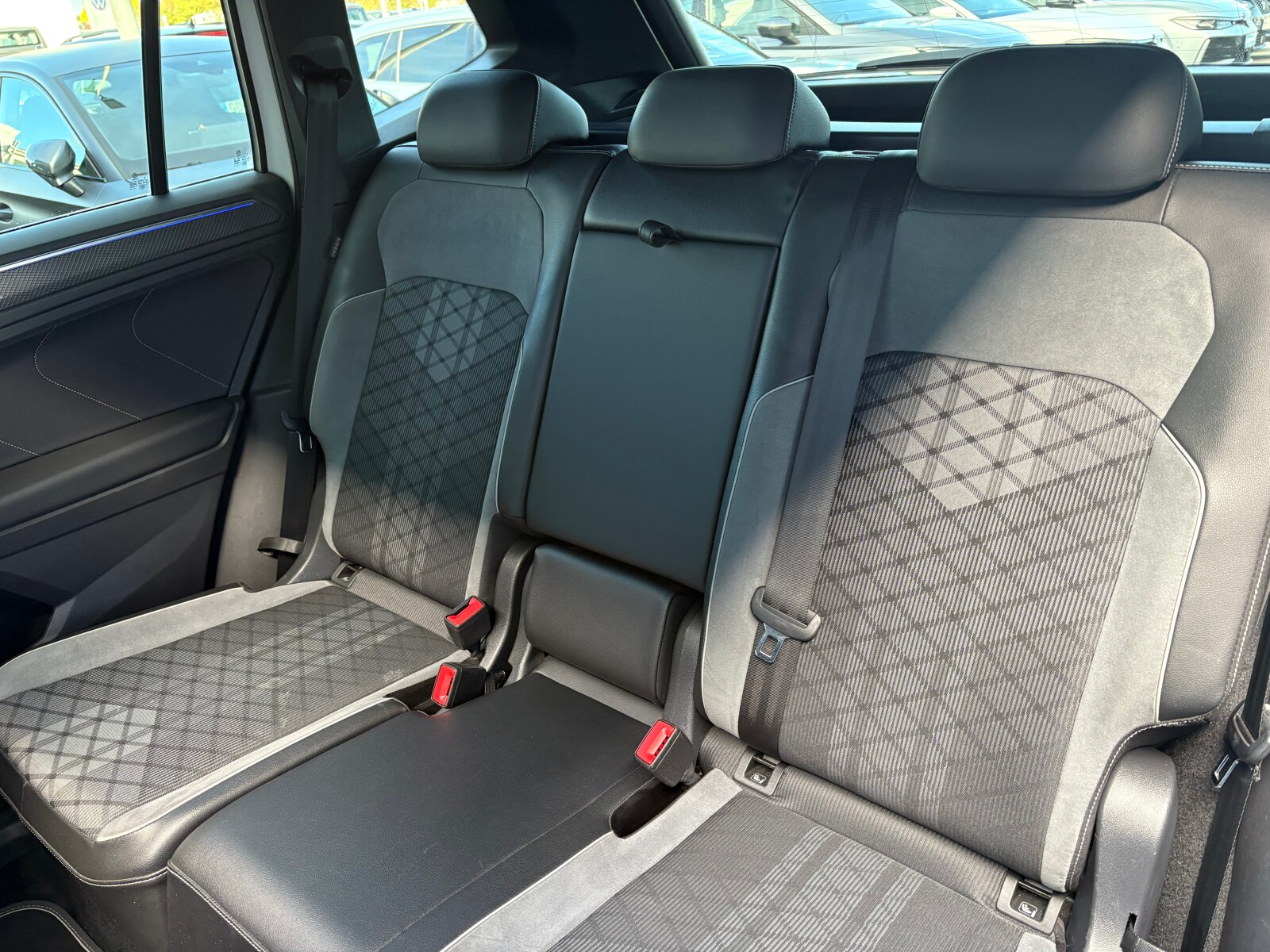 Volkswagen Tiguan - zdjęcie 13