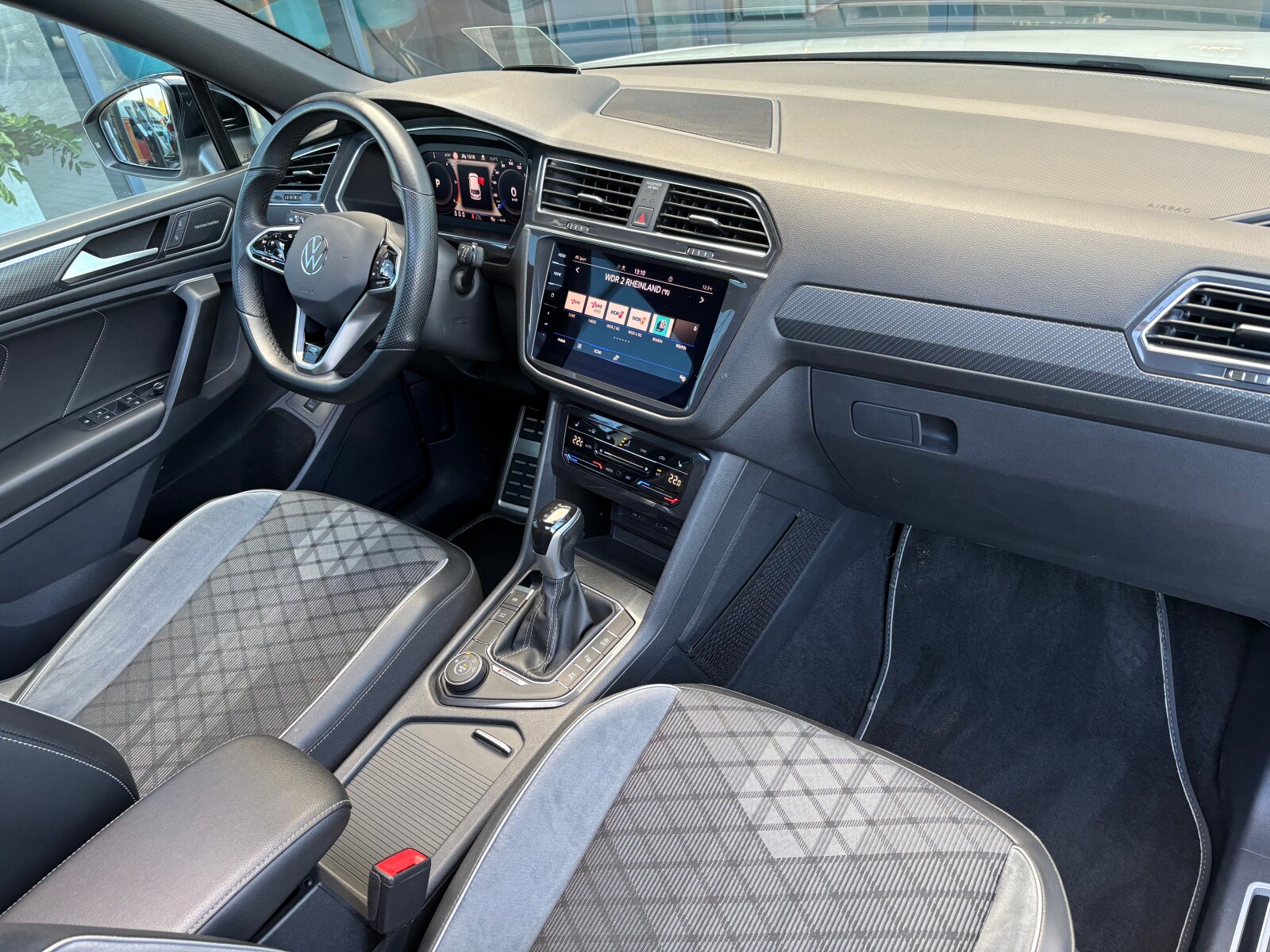 Volkswagen Tiguan - zdjęcie 15