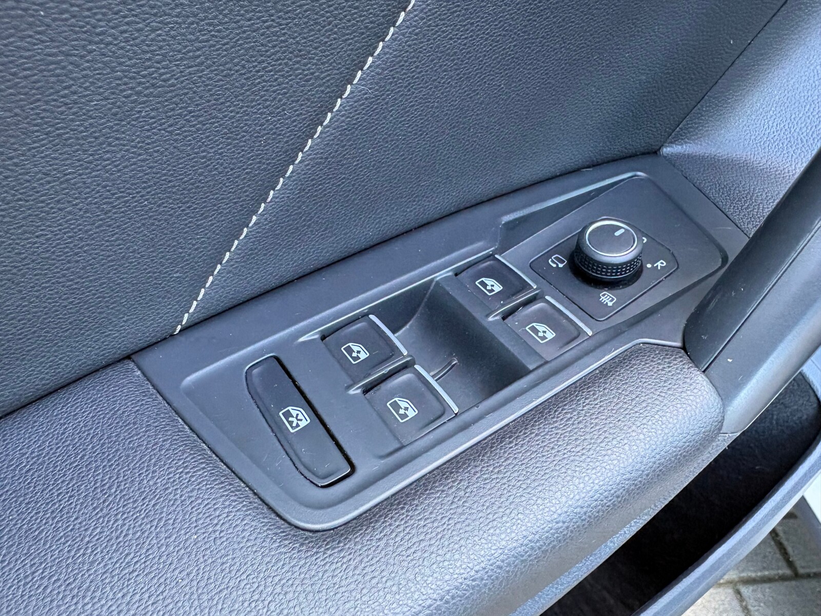 Volkswagen Tiguan - zdjęcie 20