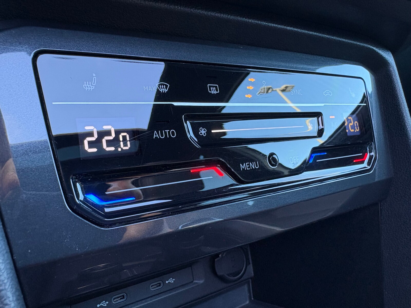 Volkswagen Tiguan - zdjęcie 29