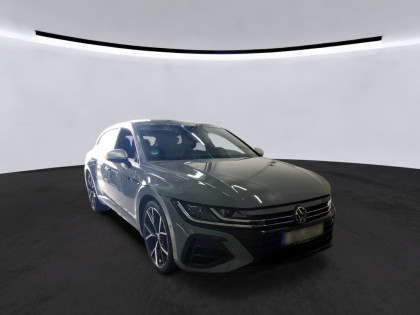 R 320 KM 4Motion DSG | Panorama | DCC | Harman Kardon | FV23%