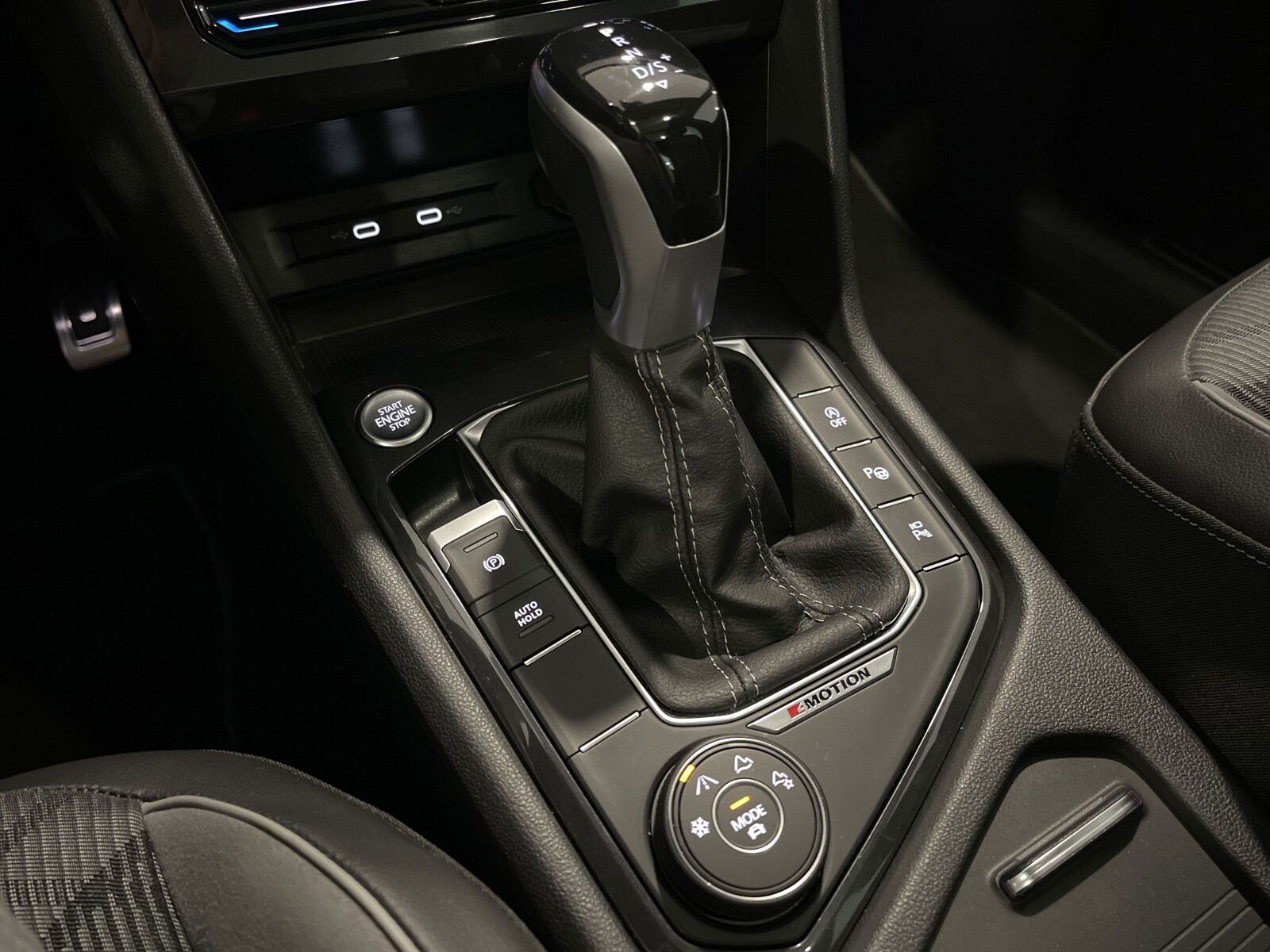 Volkswagen Tiguan - zdjęcie 9