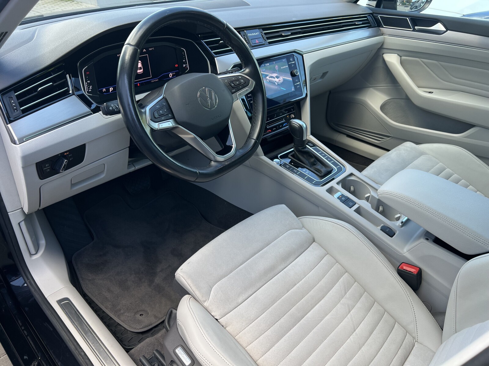 Volkswagen Passat - zdjęcie 10