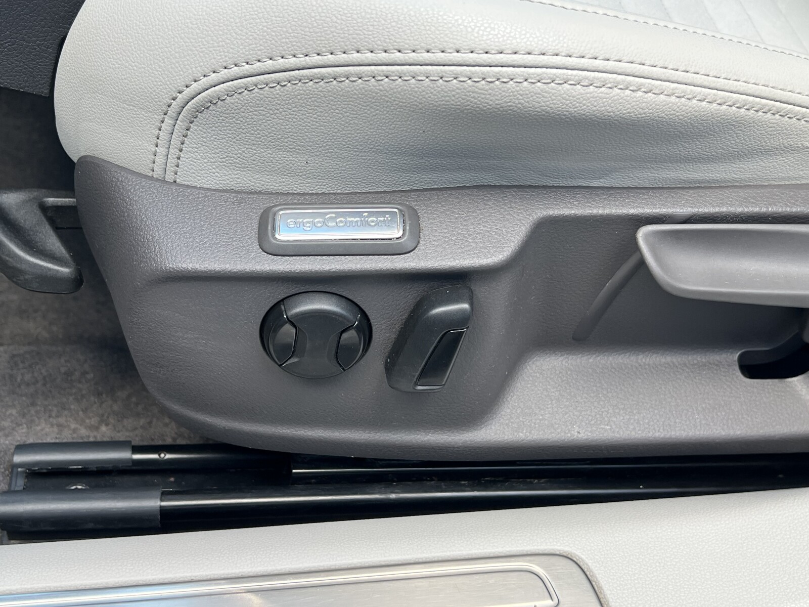 Volkswagen Passat - zdjęcie 11