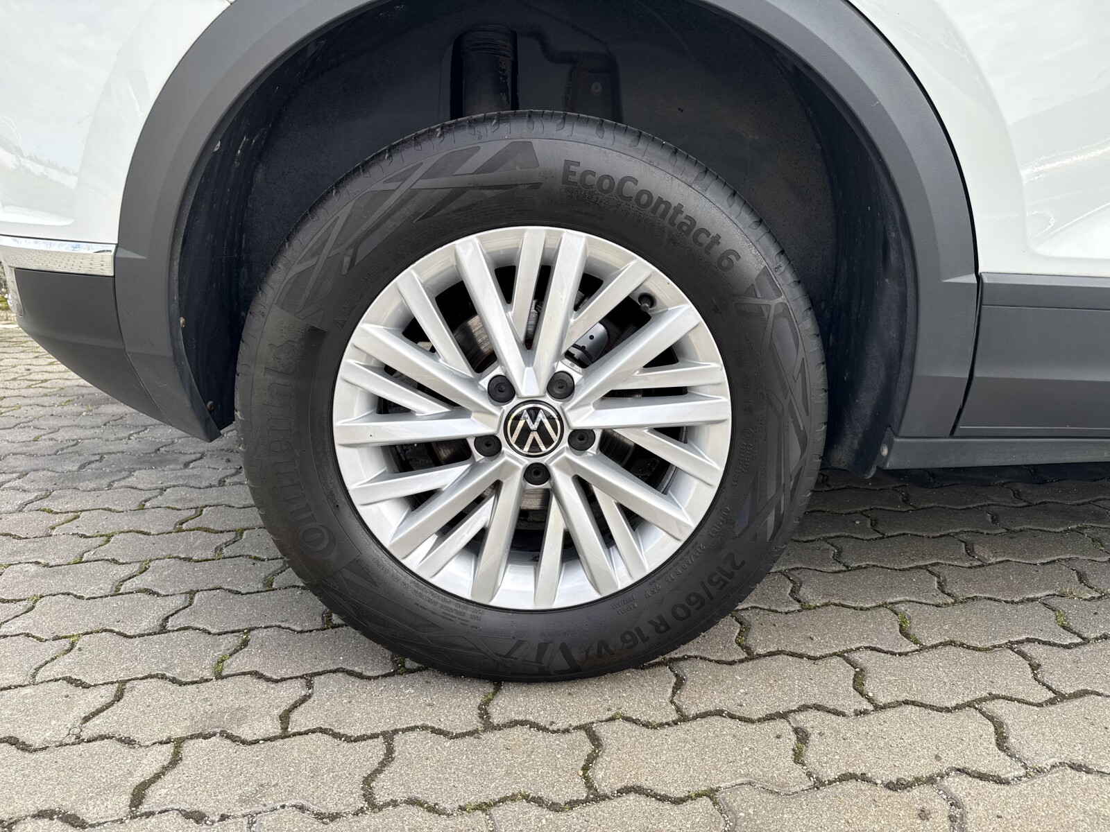 Volkswagen T-Roc - zdjęcie 31