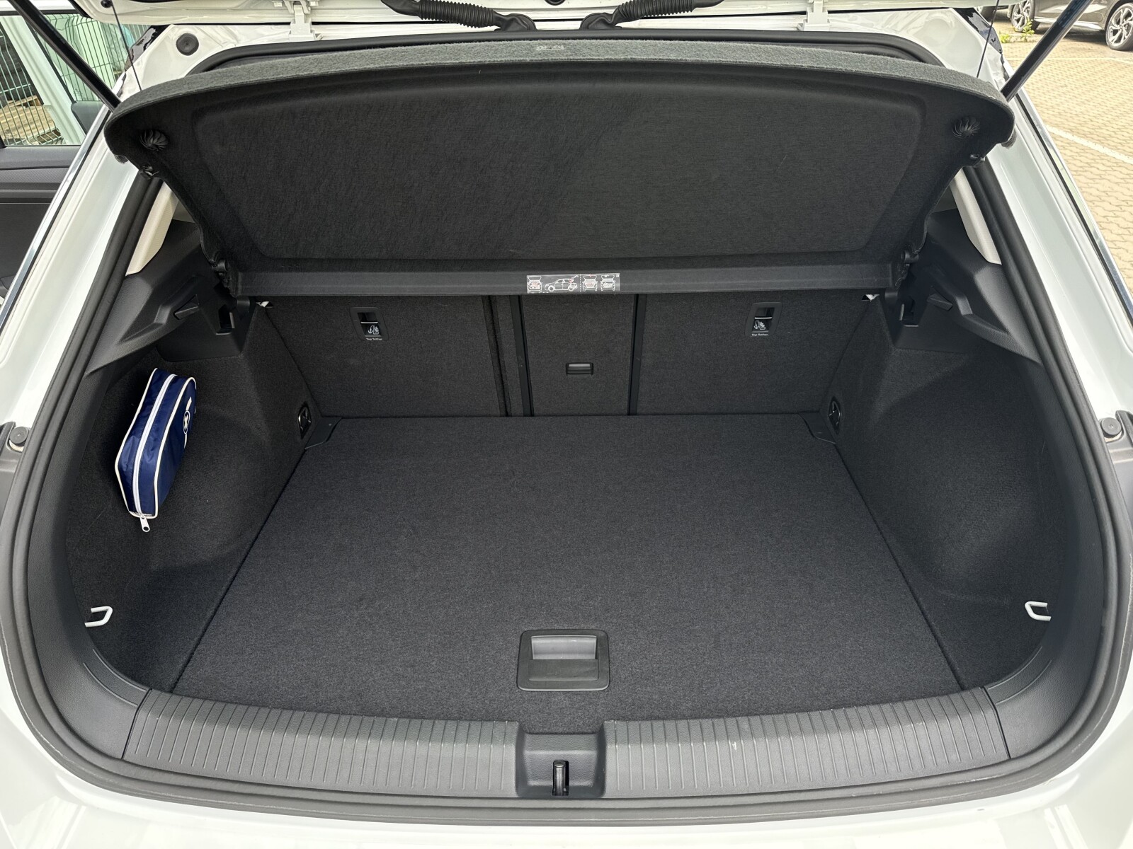 Volkswagen T-Roc - zdjęcie 29