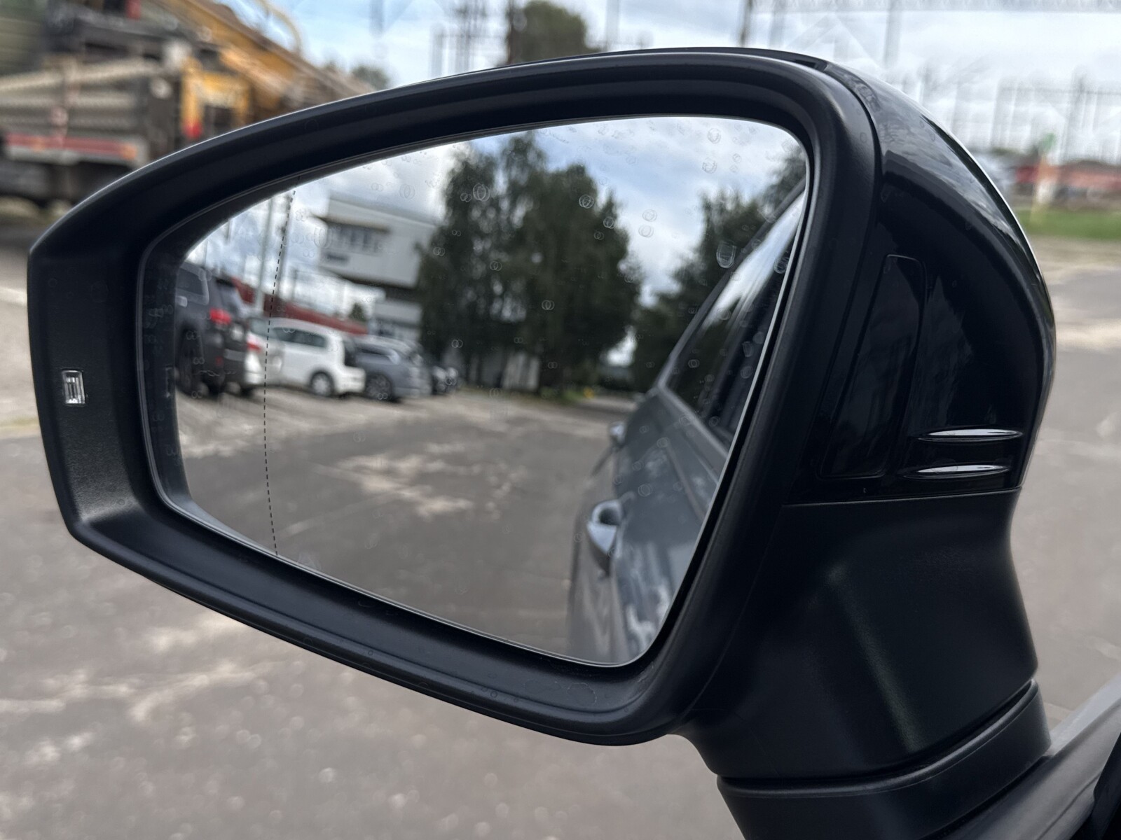 Volkswagen Tiguan Allspace - zdjęcie 37