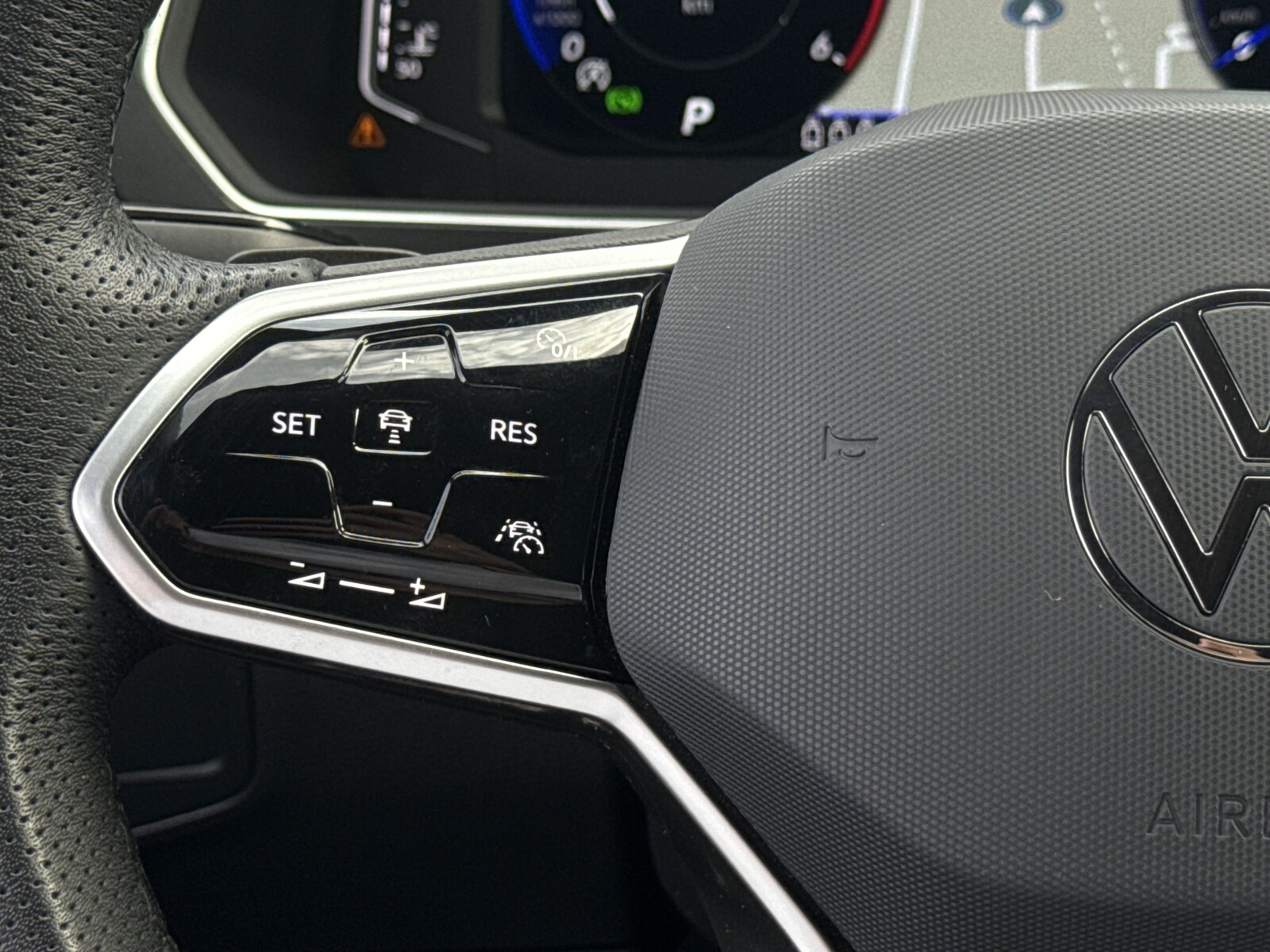 Volkswagen Tiguan Allspace - zdjęcie 15